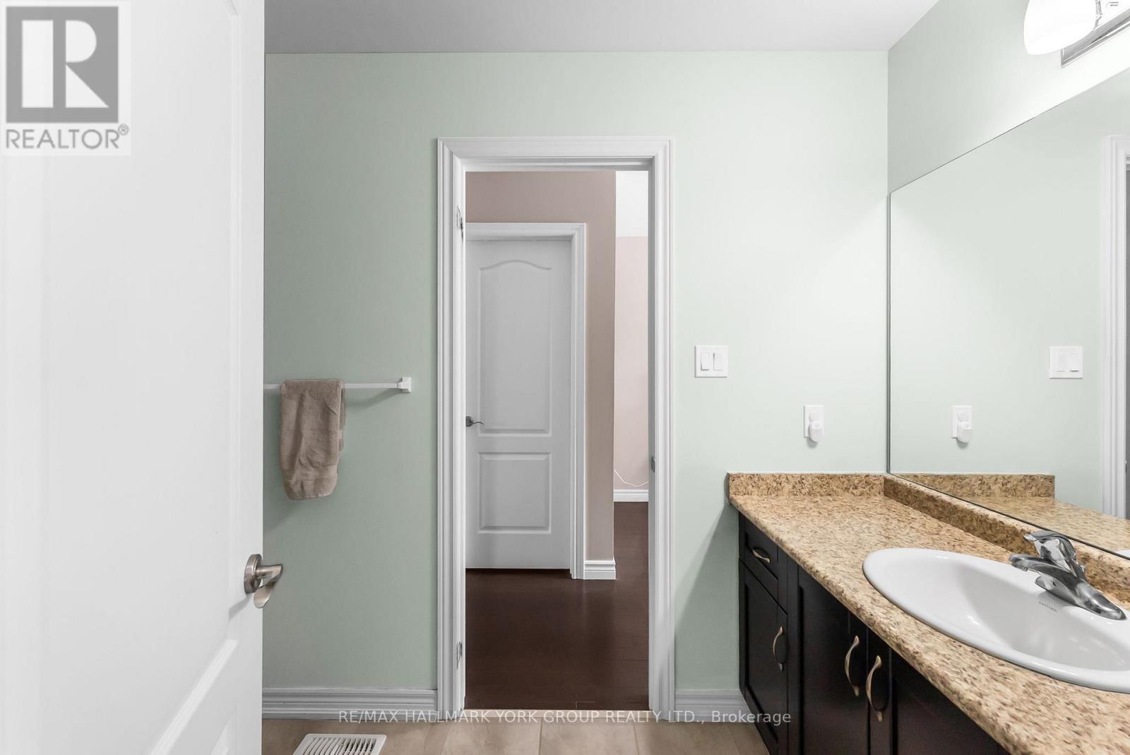 13 Charmuse Lane, East Gwillimbury, Ontario  L9N 1K9 - Photo 21 - N12982646