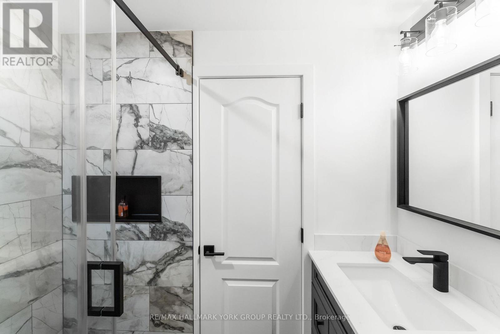 13 Charmuse Lane, East Gwillimbury, Ontario  L9N 1K9 - Photo 32 - N12982646