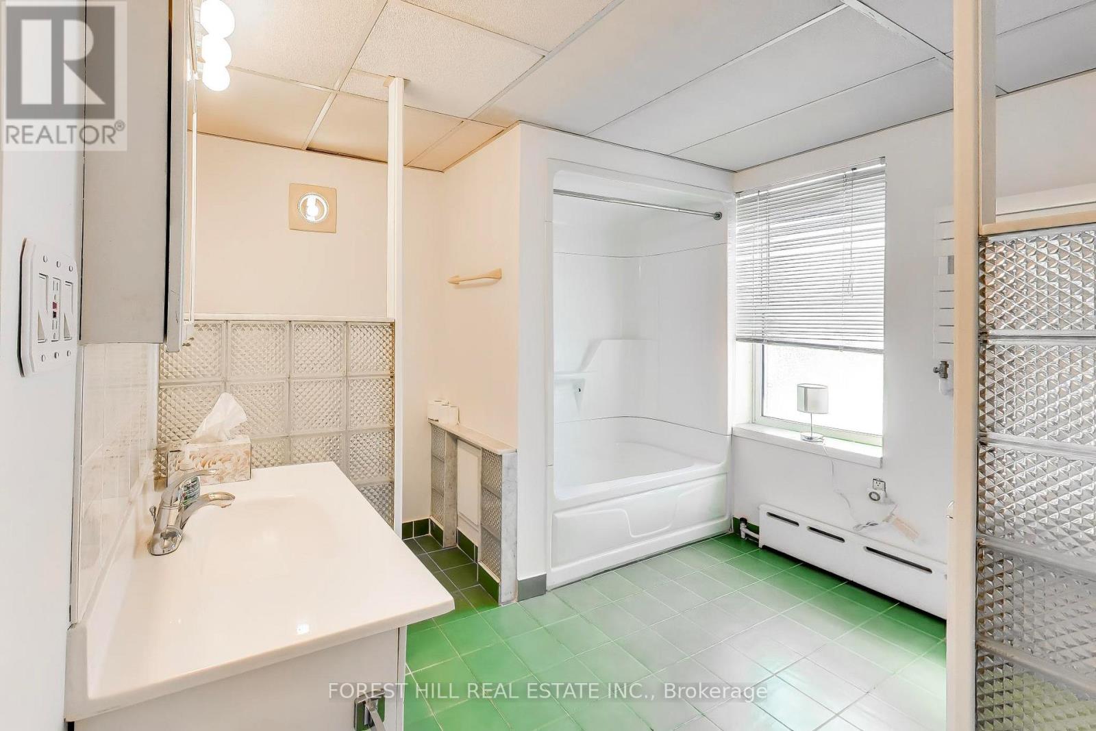 30 Robert Street, Toronto, Ontario  M5S 2K3 - Photo 13 - C12981486