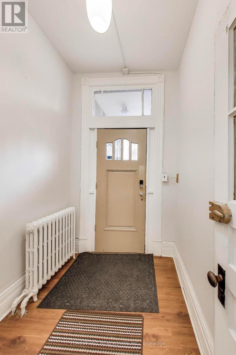 30 Robert Street, Toronto, Ontario  M5S 2K3 - Photo 5 - C12981486