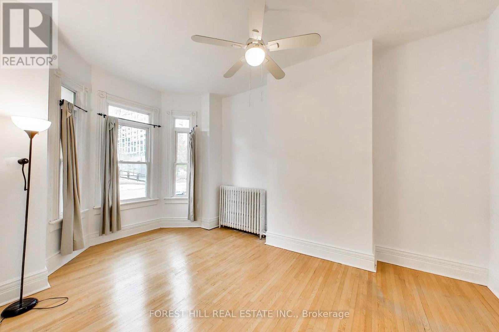 30 Robert Street, Toronto, Ontario  M5S 2K3 - Photo 6 - C12981486