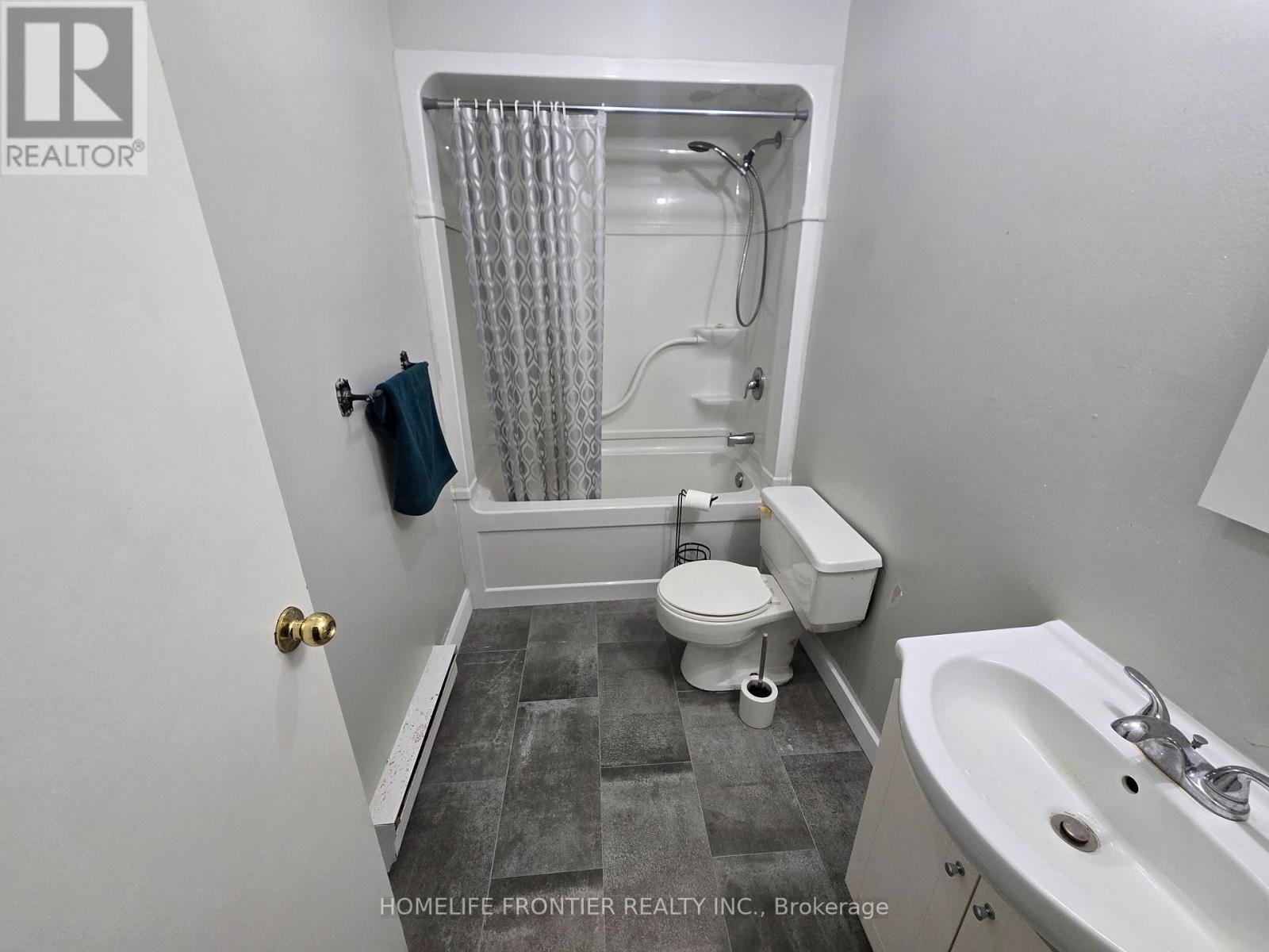 2 - 1015 Arnold Street, Innisfil, Ontario  L0L 1C0 - Photo 8 - N12728004