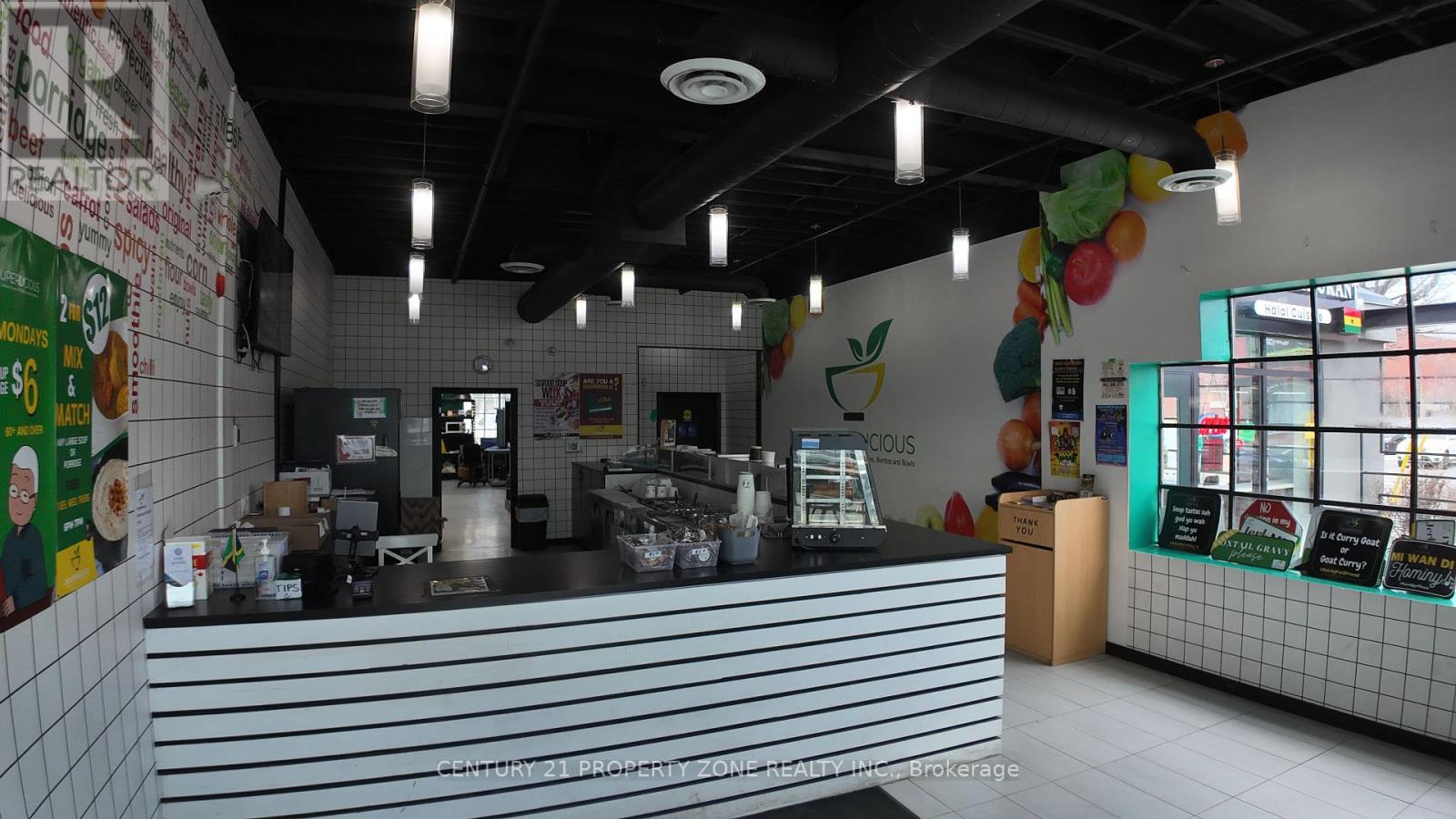 F - 3300 Dufferin Street, Toronto (Yorkdale-Glen Park), Ontario  M6A 2T5 - Photo 6 - W12941294