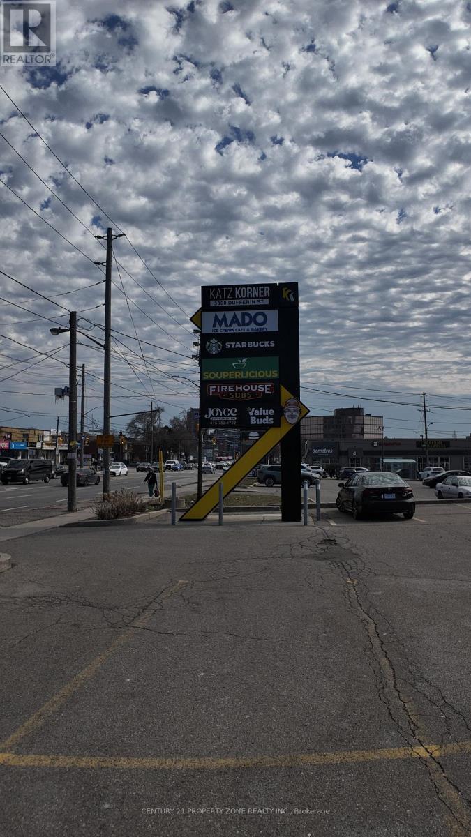 F - 3300 Dufferin Street, Toronto (Yorkdale-Glen Park), Ontario  M6A 2T5 - Photo 9 - W12941294