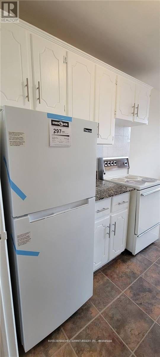 304 - 101 Brookhaven Drive, Toronto, Ontario  M6M 4P1 - Photo 10 - W12982508