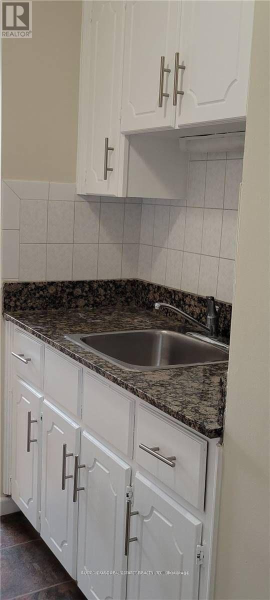 304 - 101 Brookhaven Drive, Toronto, Ontario  M6M 4P1 - Photo 9 - W12982508