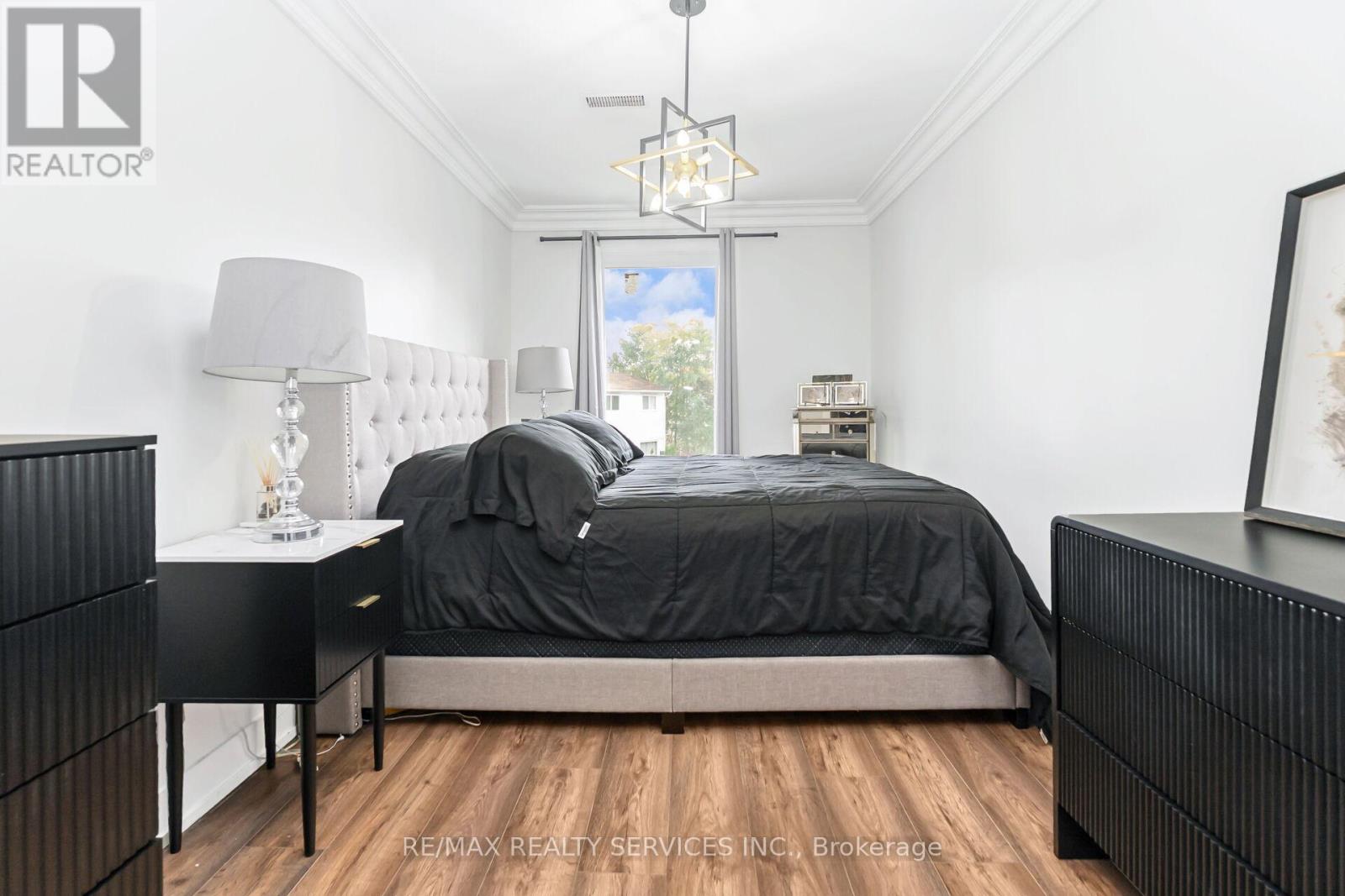 31 Huntingwood Crescent, Brampton, Ontario  L6S 1S5 - Photo 22 - W12982548