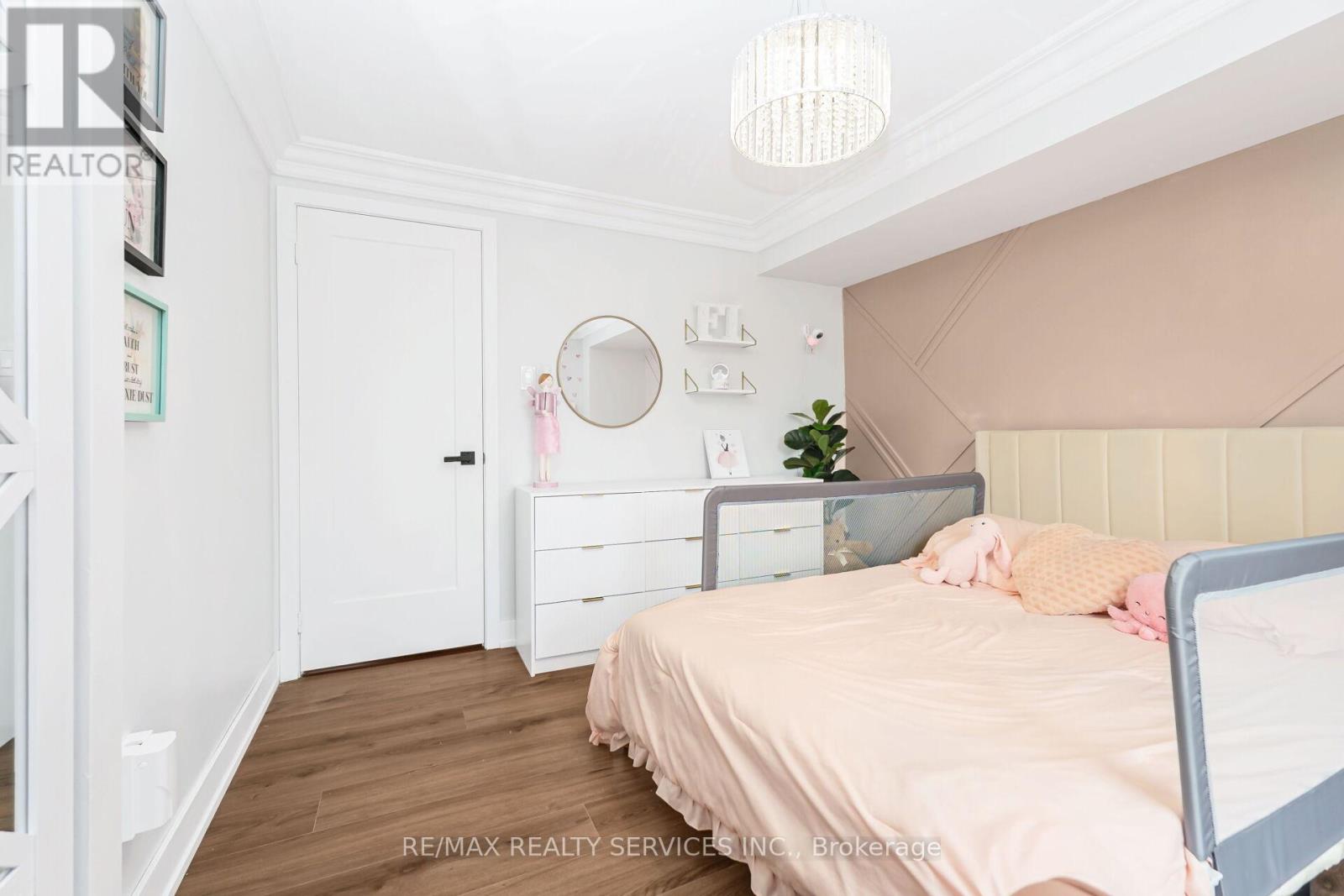 31 Huntingwood Crescent, Brampton, Ontario  L6S 1S5 - Photo 25 - W12982548