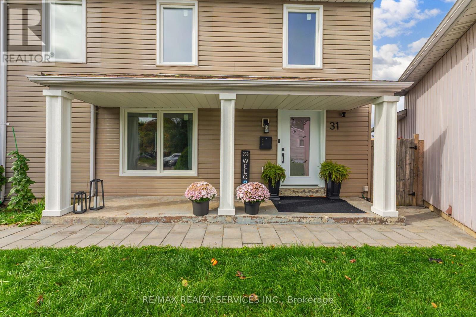 31 Huntingwood Crescent, Brampton, Ontario  L6S 1S5 - Photo 5 - W12982548