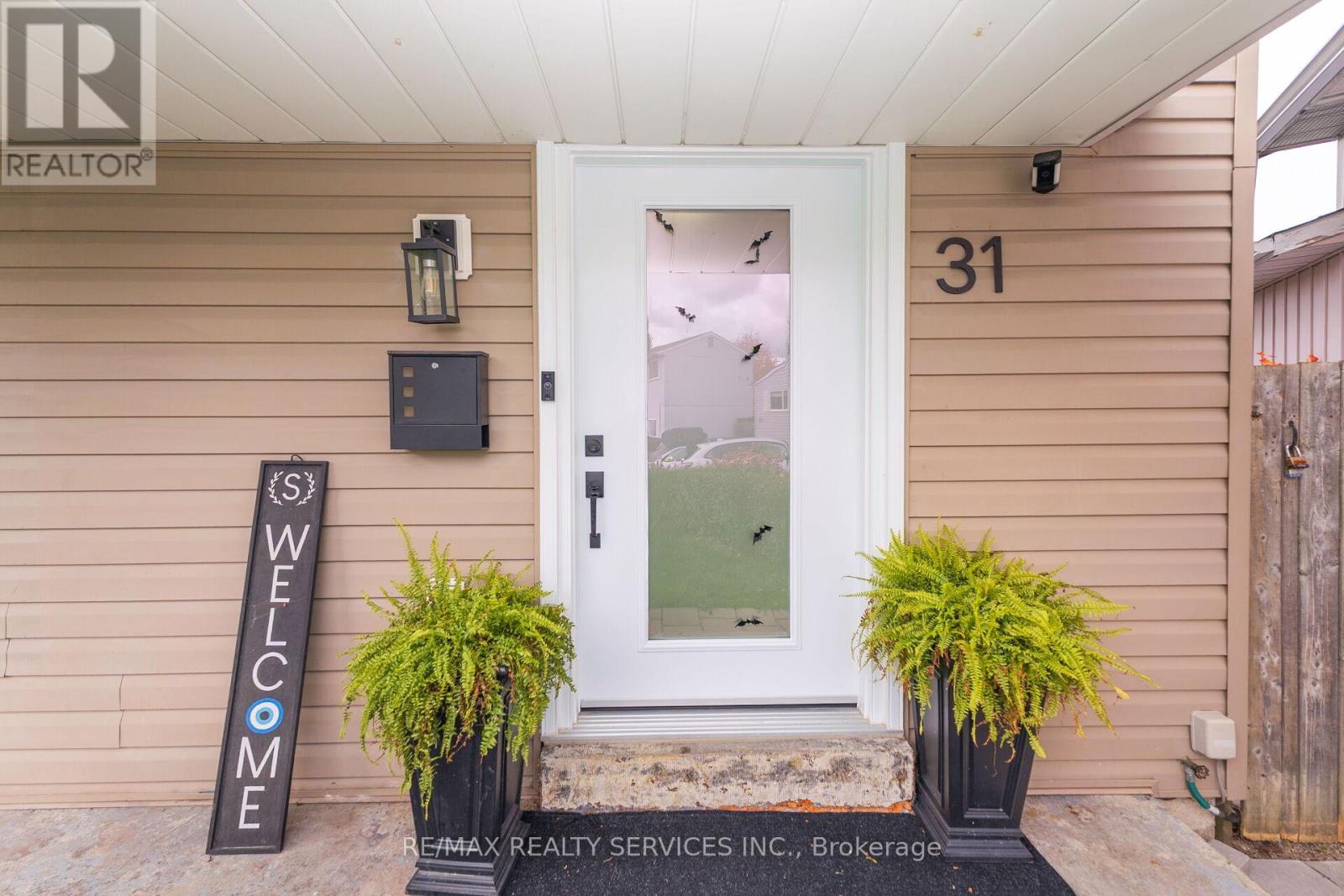 31 Huntingwood Crescent, Brampton, Ontario  L6S 1S5 - Photo 7 - W12982548