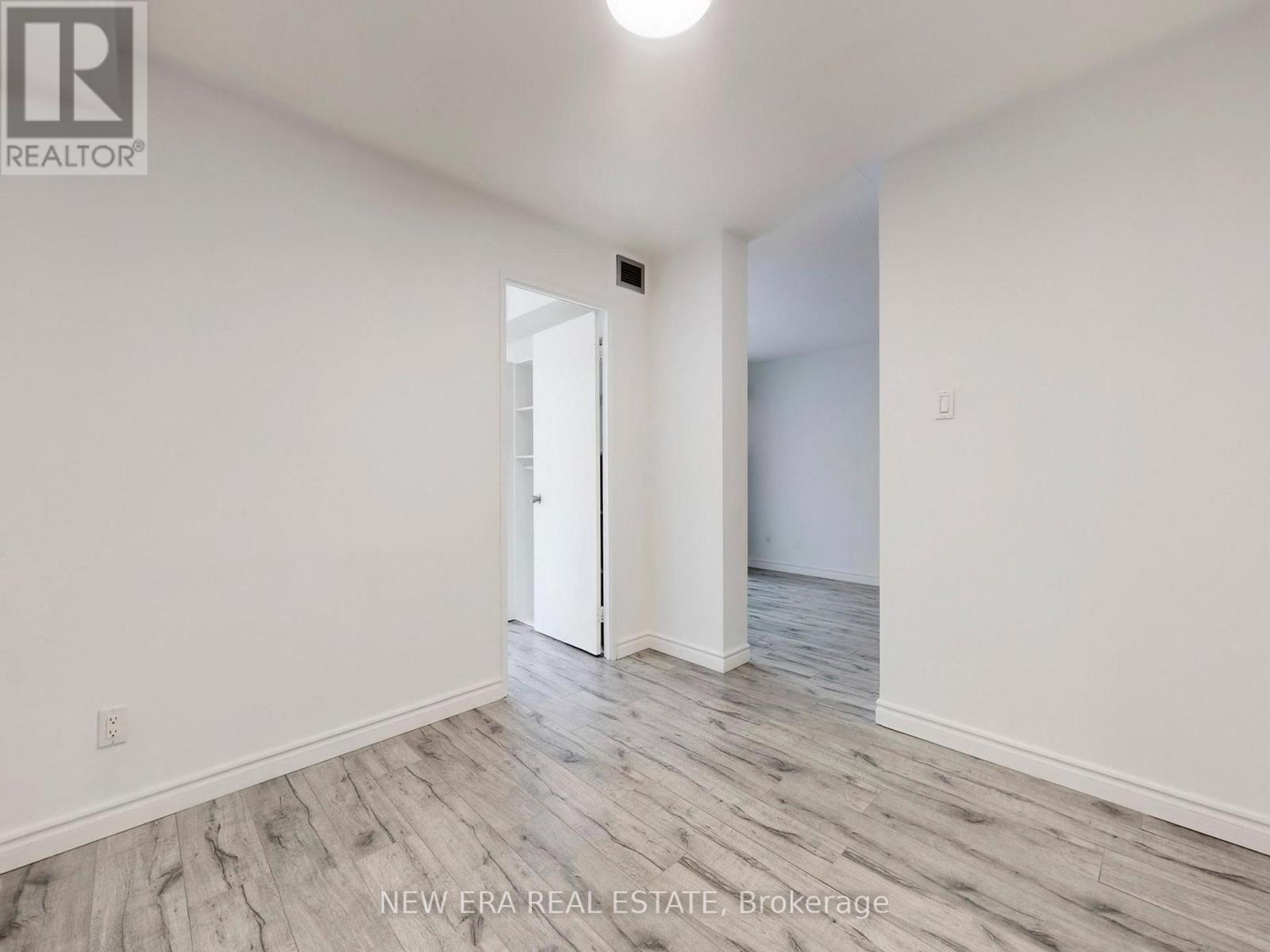 409 - 115 Hillcrest Avenue, Mississauga, Ontario  L5B 3Y9 - Photo 13 - W12982558