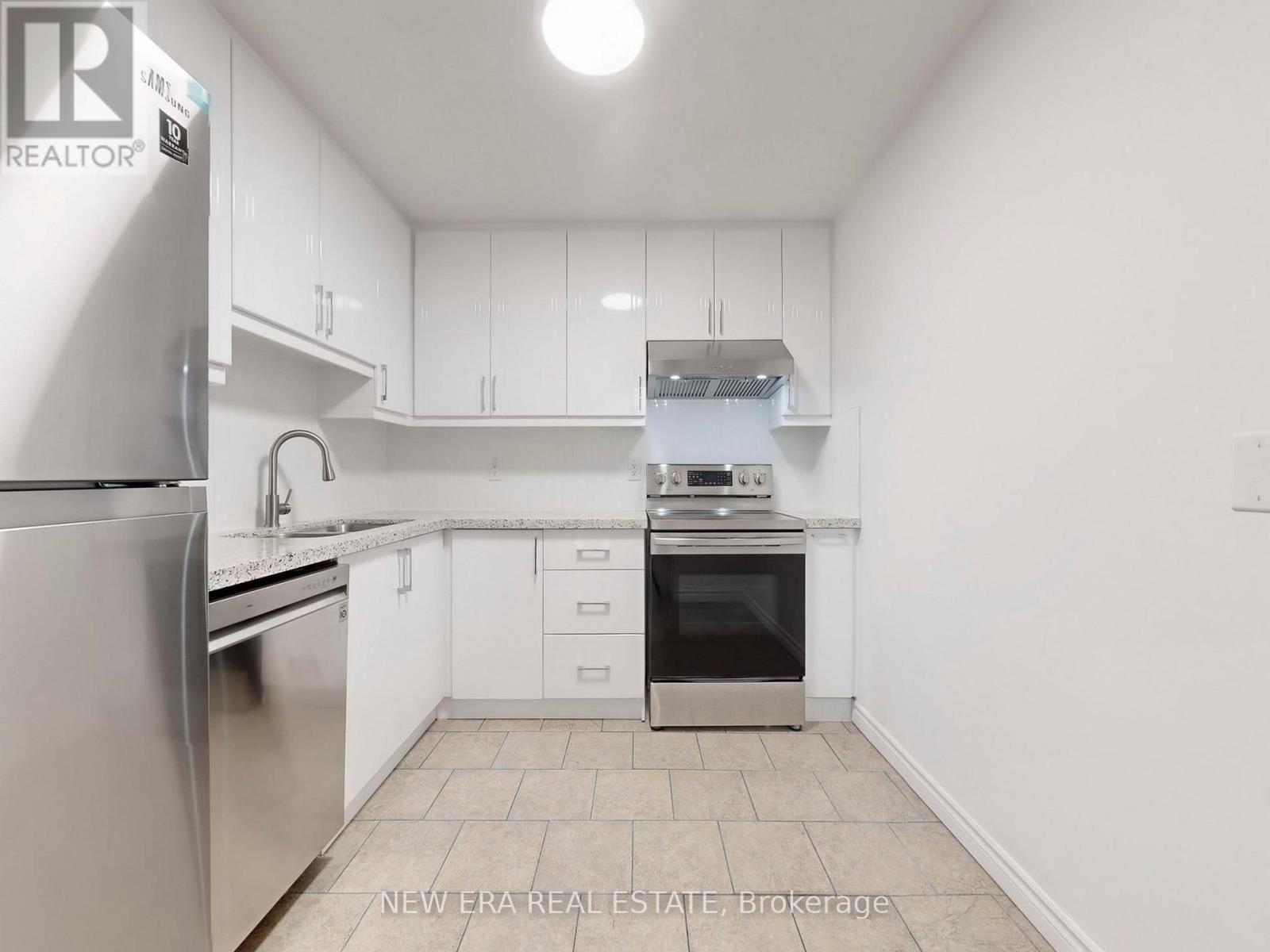 409 - 115 Hillcrest Avenue, Mississauga, Ontario  L5B 3Y9 - Photo 6 - W12982558