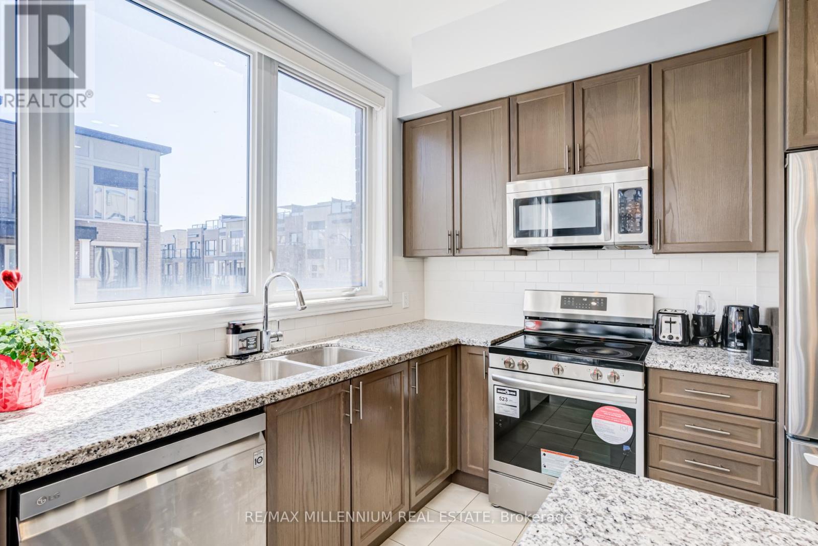 3058 Blacktusk Common, Oakville (Jm Joshua Meadows), Ontario  L6H 0R9 - Photo 21 - W12982568