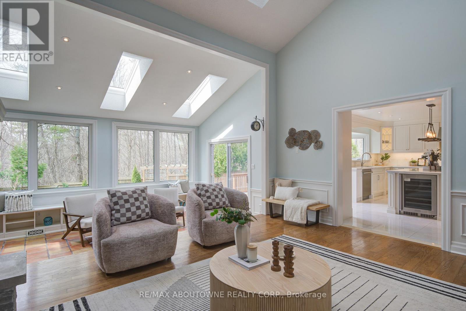 1328 King Henry Court, Oakville, Ontario  L6M 2Y6 - Photo 24 - W12982572