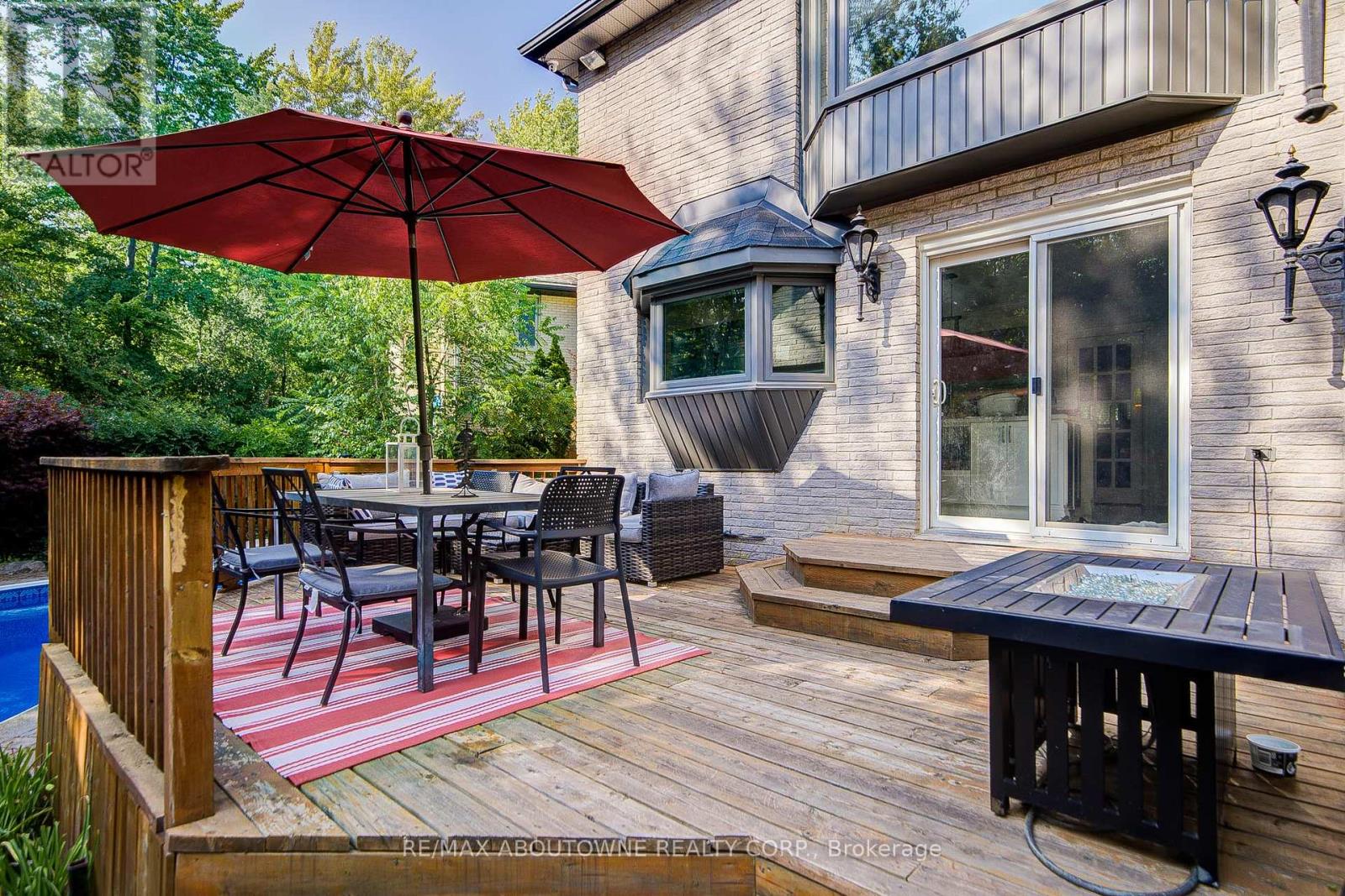 1328 King Henry Court, Oakville, Ontario  L6M 2Y6 - Photo 43 - W12982572