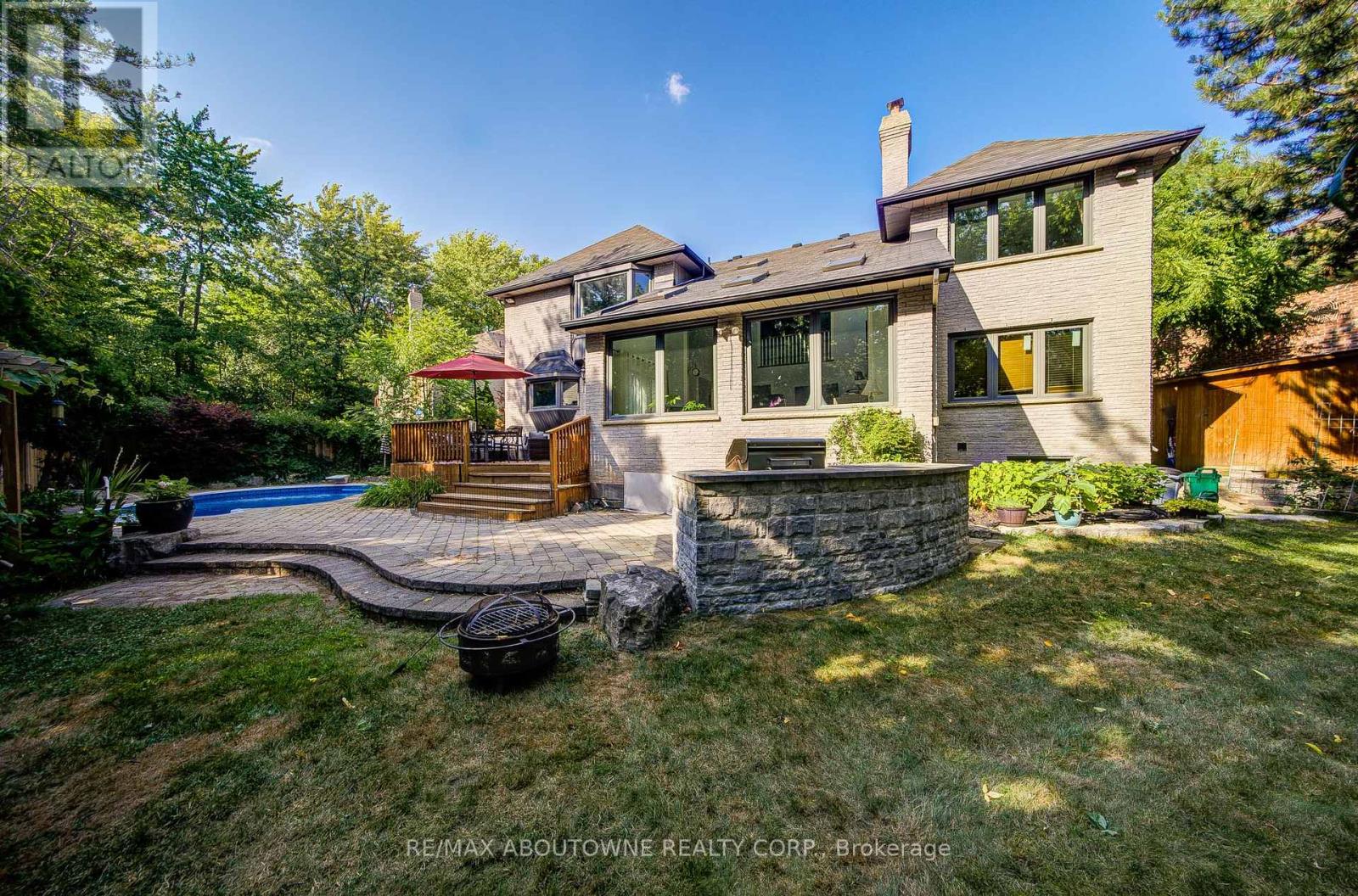 1328 King Henry Court, Oakville, Ontario  L6M 2Y6 - Photo 45 - W12982572