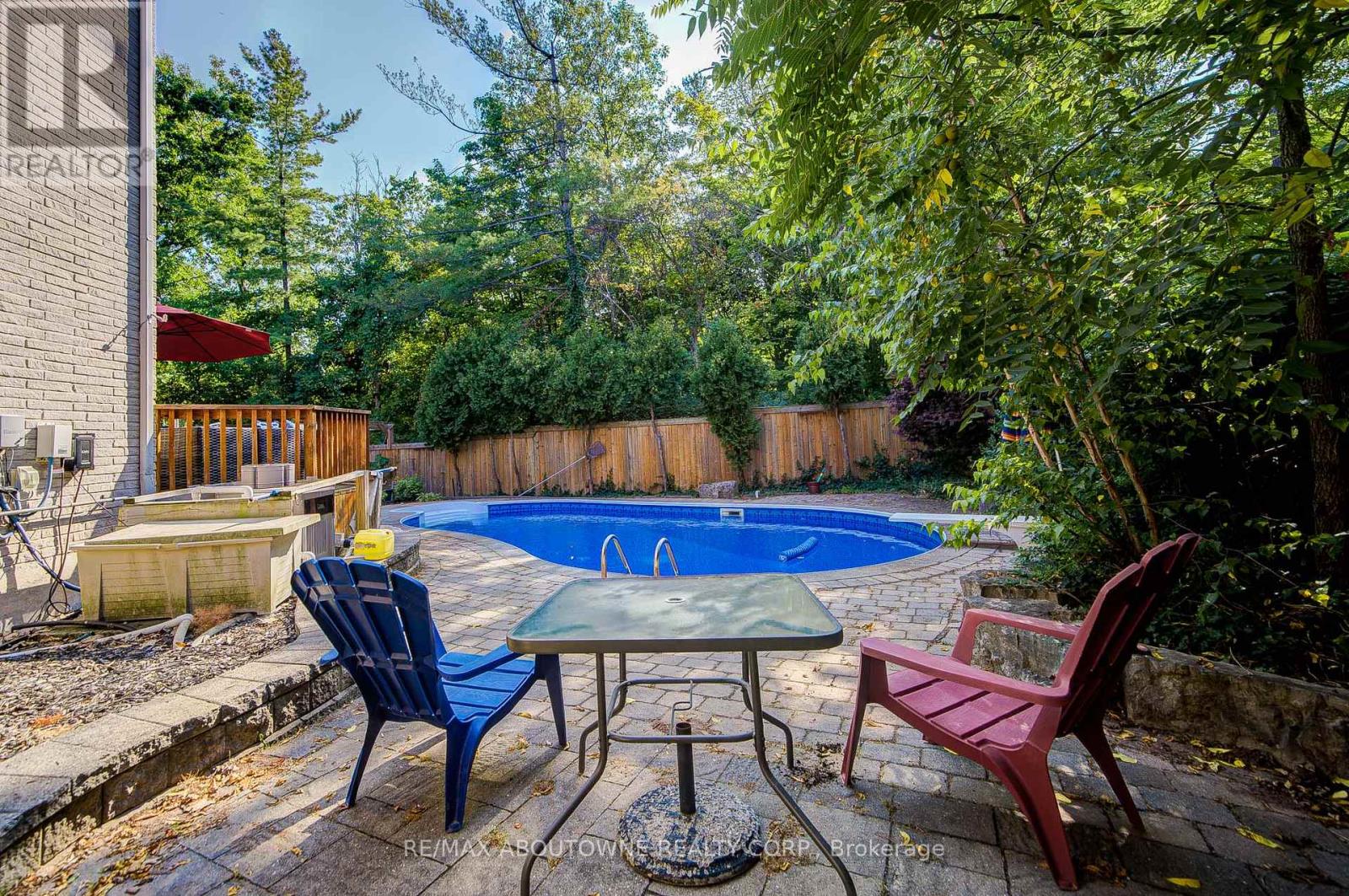 1328 King Henry Court, Oakville, Ontario  L6M 2Y6 - Photo 46 - W12982572