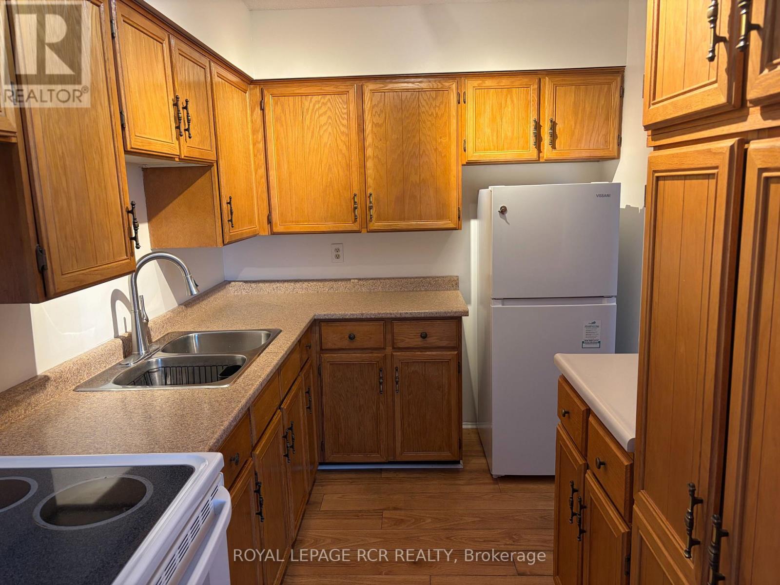 602 - 8 Fead Street, Orangeville, Ontario  L9W 3X4 - Photo 4 - W12982596