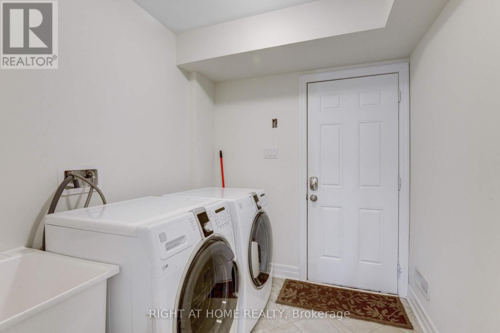 36 - 3002 Preserve Drive, Oakville, Ontario  L6M 0Y6 - Photo 10 - W12982600