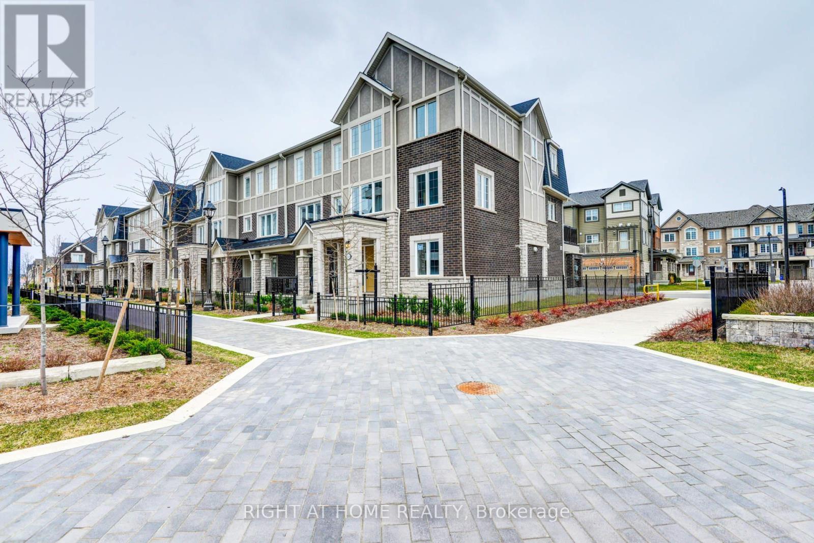 36 - 3002 Preserve Drive, Oakville, Ontario  L6M 0Y6 - Photo 3 - W12982600