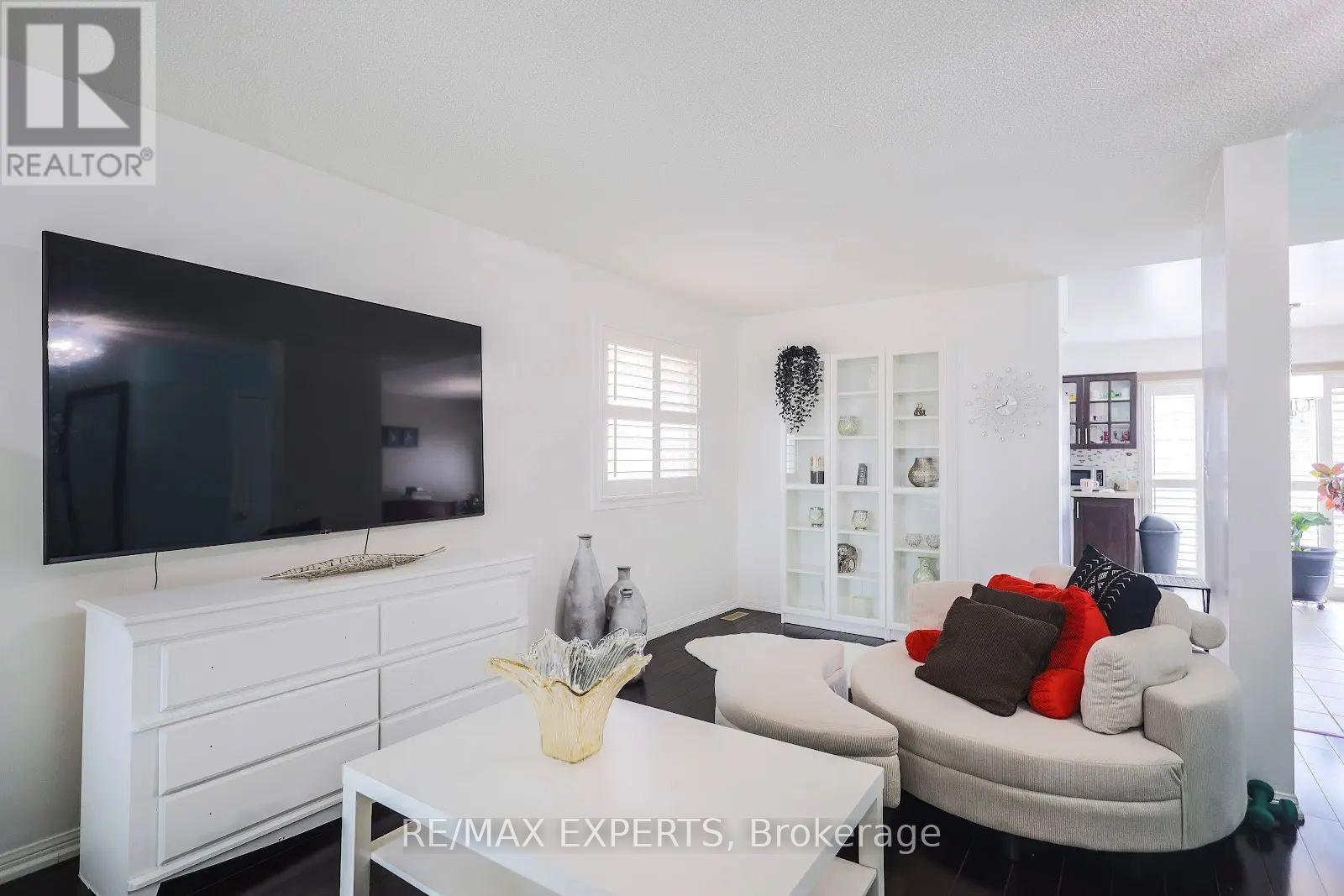 50 Dusty Star Road, Brampton, Ontario  L6R 1Y1 - Photo 2 - W12982628