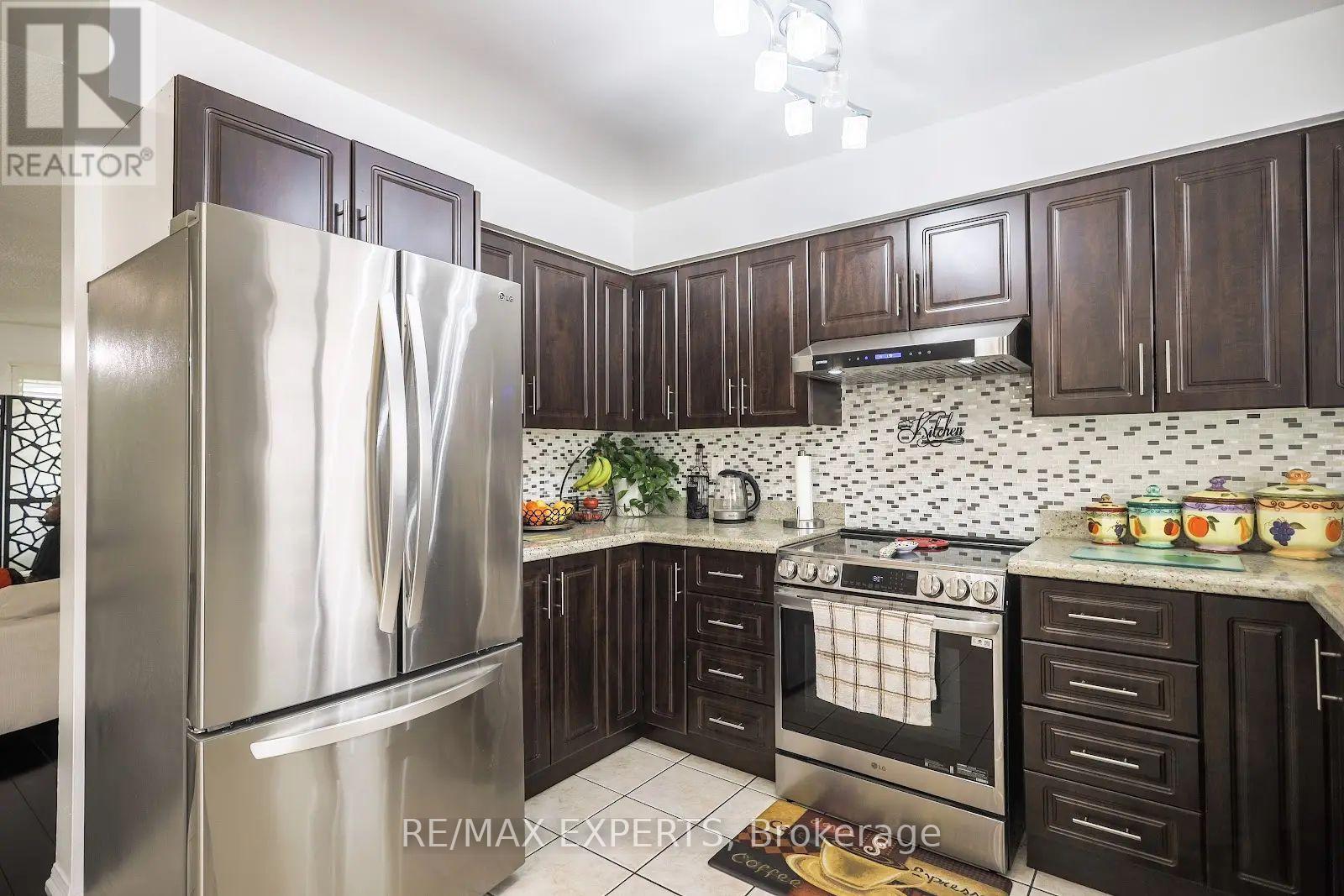 50 Dusty Star Road, Brampton, Ontario  L6R 1Y1 - Photo 7 - W12982628