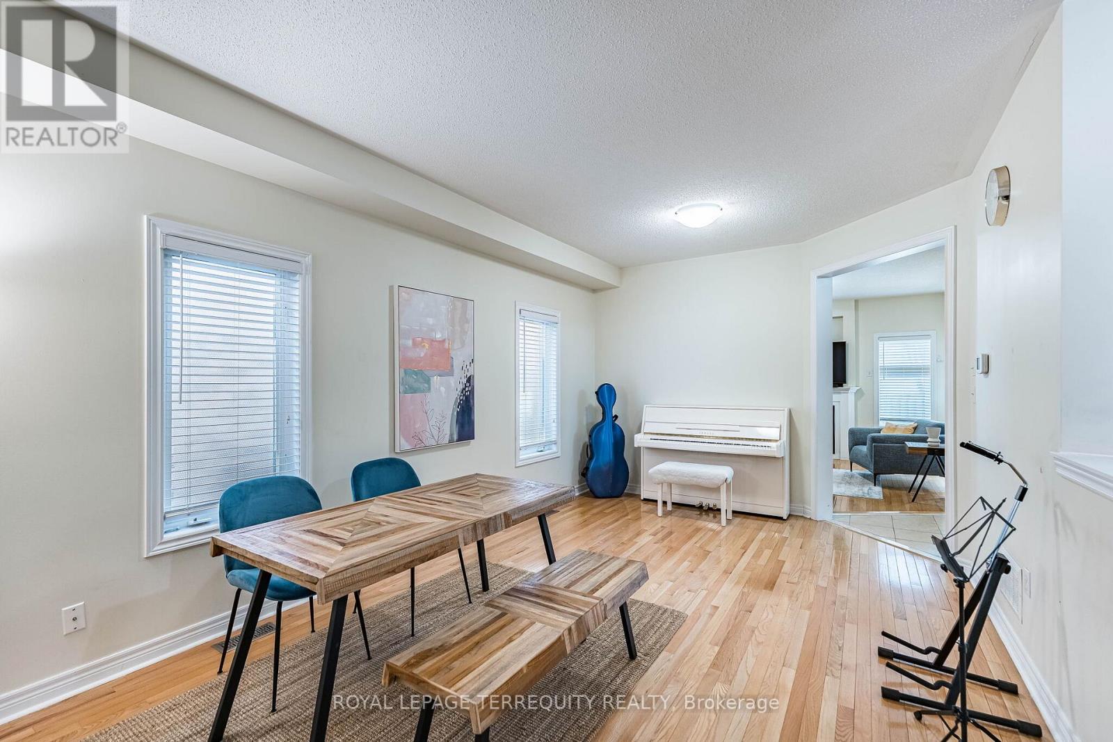 3926 Candlelight Drive, Mississauga, Ontario  L5M 8B3 - Photo 14 - W12982650