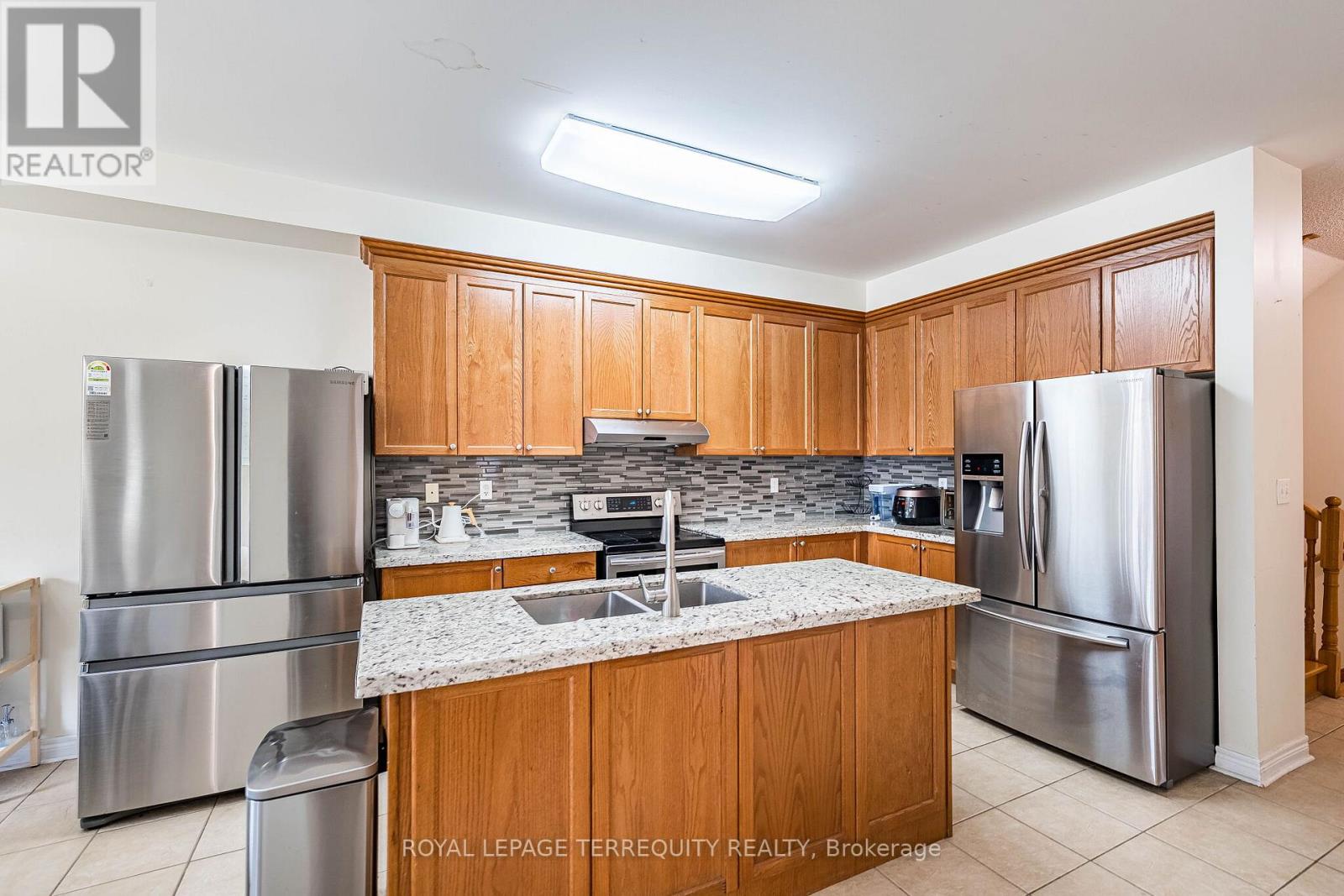 3926 Candlelight Drive, Mississauga, Ontario  L5M 8B3 - Photo 25 - W12982650