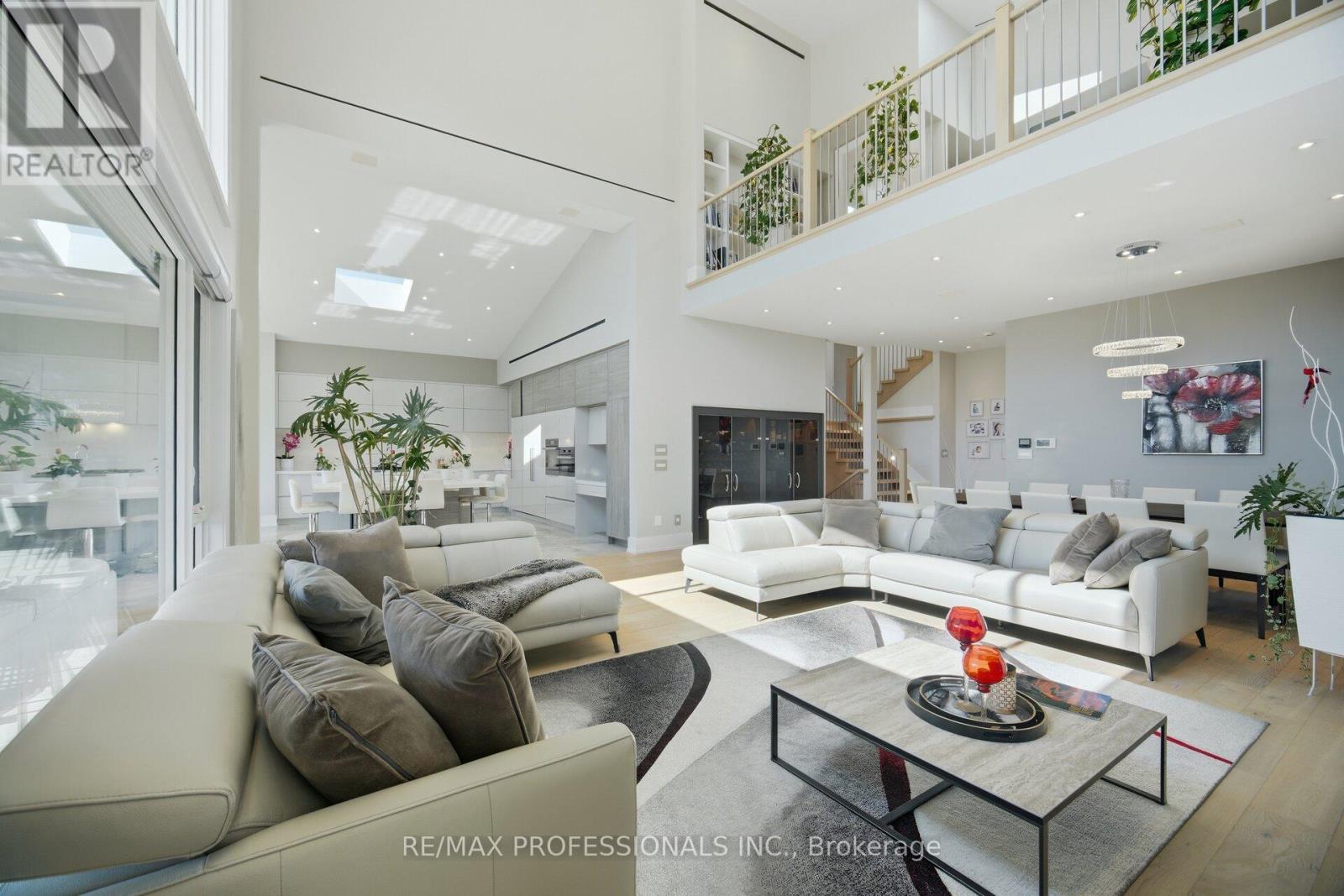 466 The Kingsway, Toronto, Ontario  M9A 3W4 - Photo 15 - W12982662