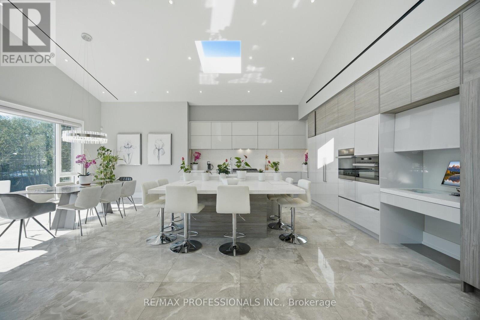 466 The Kingsway, Toronto, Ontario  M9A 3W4 - Photo 17 - W12982662