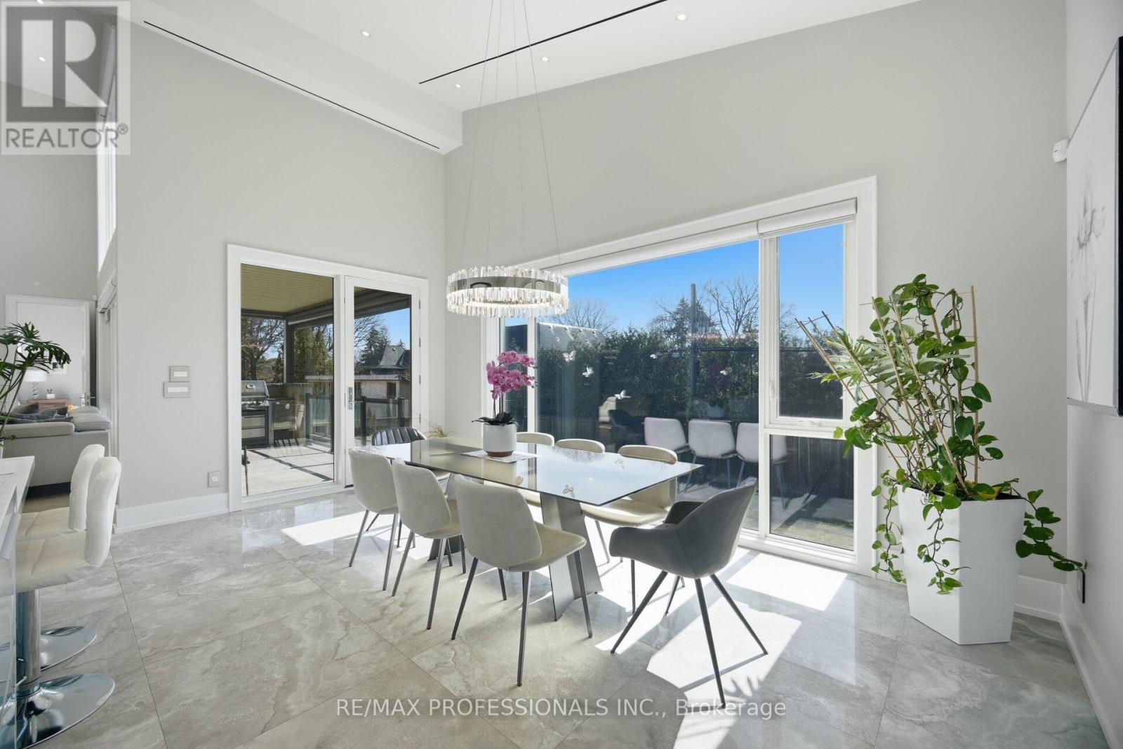 466 The Kingsway, Toronto, Ontario  M9A 3W4 - Photo 20 - W12982662