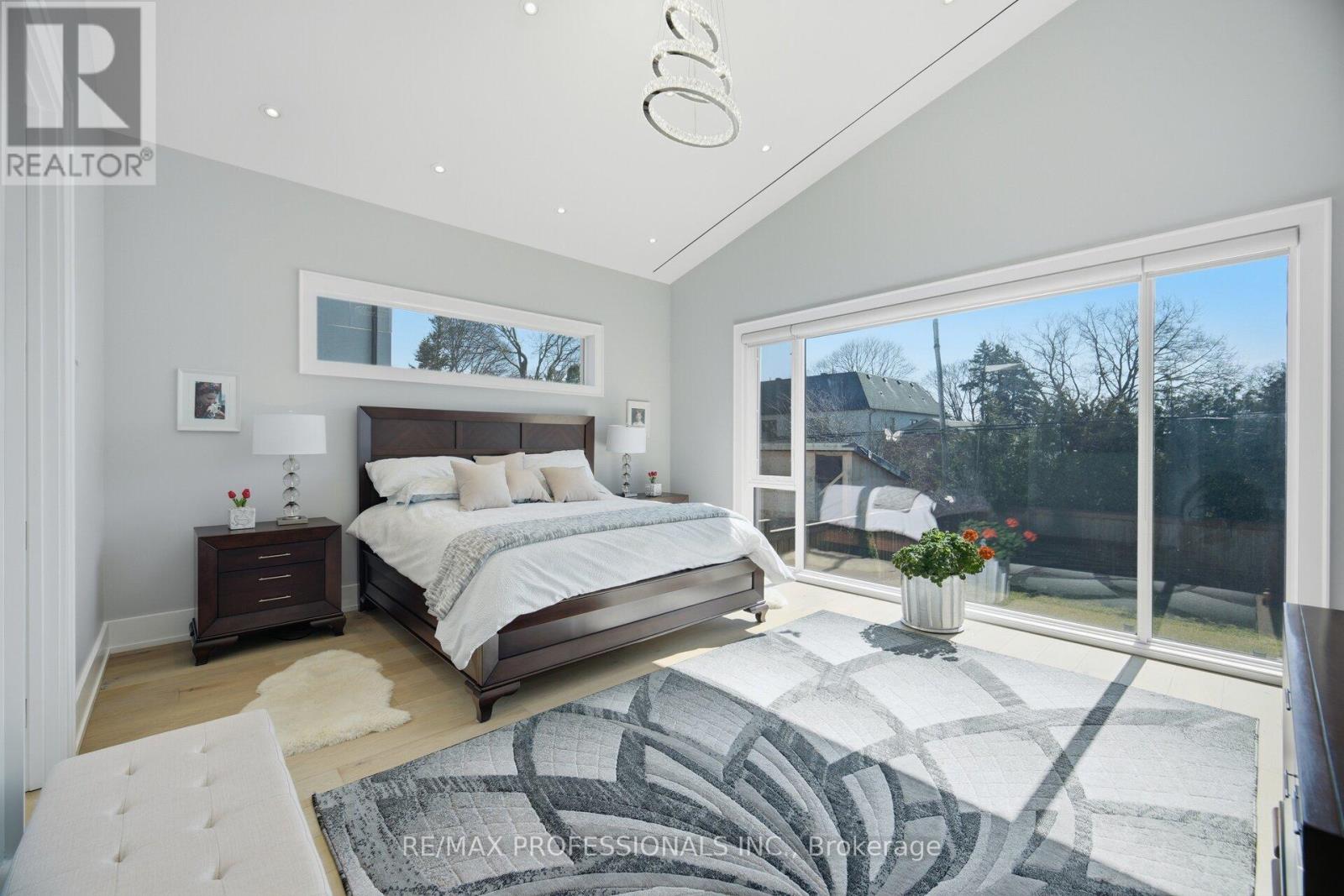 466 The Kingsway, Toronto, Ontario  M9A 3W4 - Photo 22 - W12982662