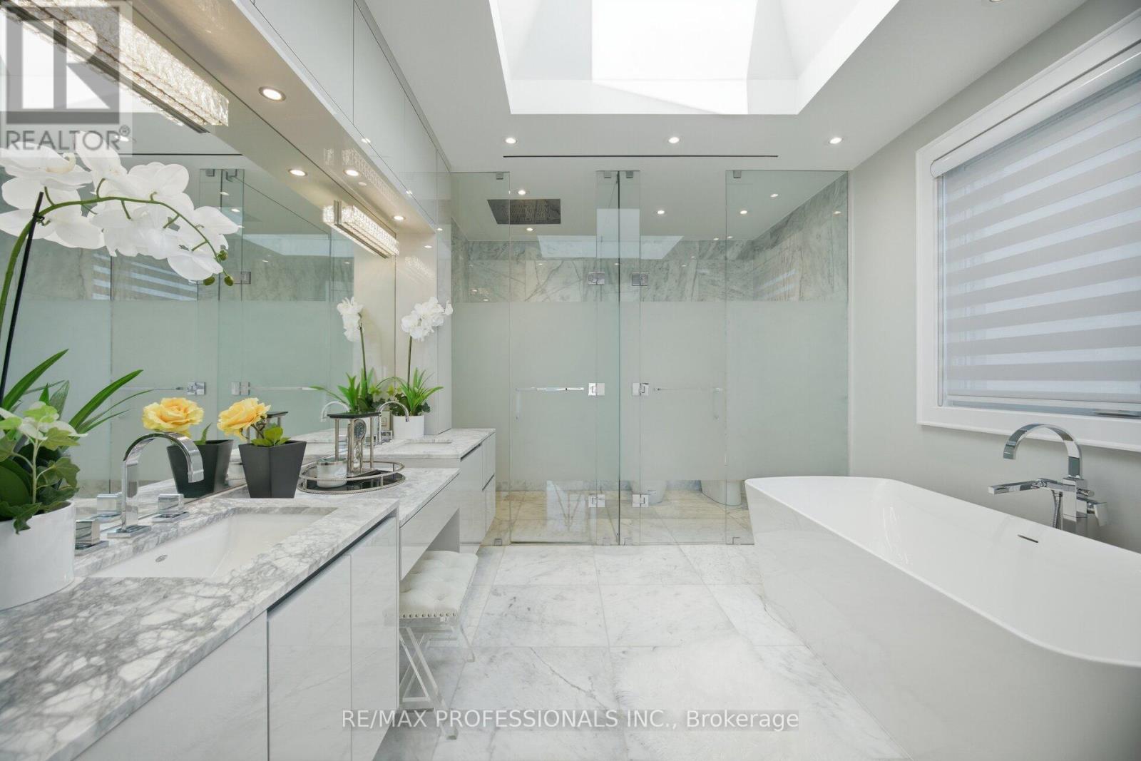 466 The Kingsway, Toronto, Ontario  M9A 3W4 - Photo 23 - W12982662