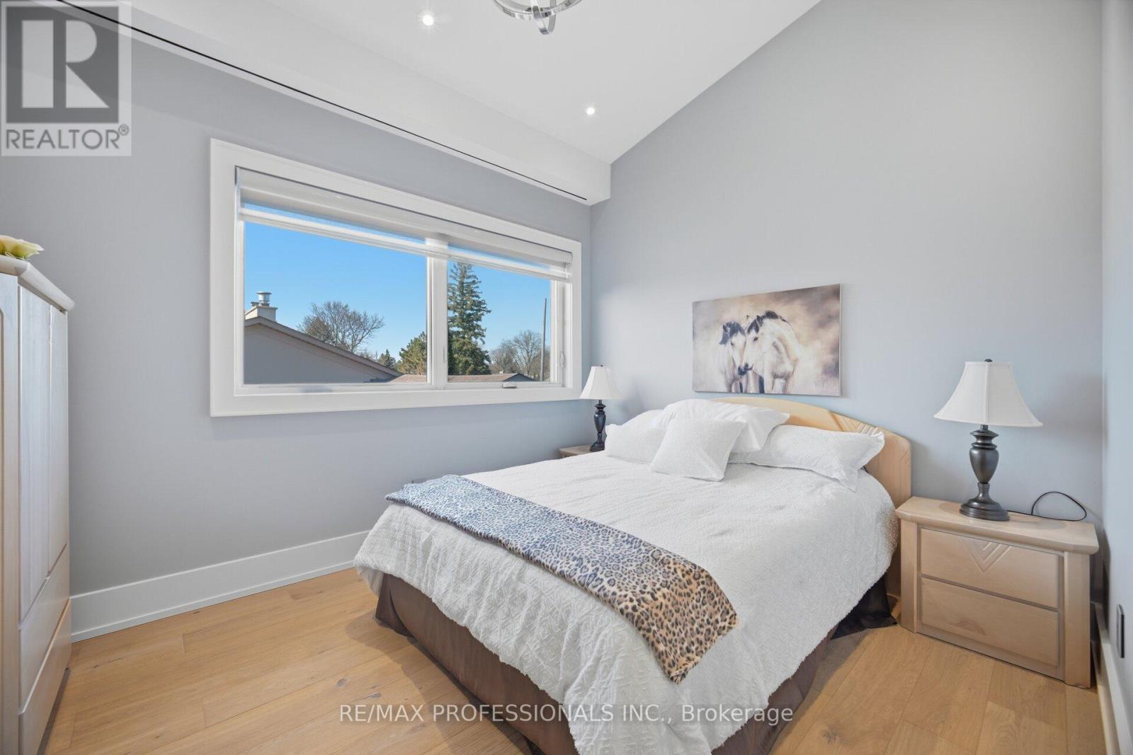 466 The Kingsway, Toronto, Ontario  M9A 3W4 - Photo 31 - W12982662