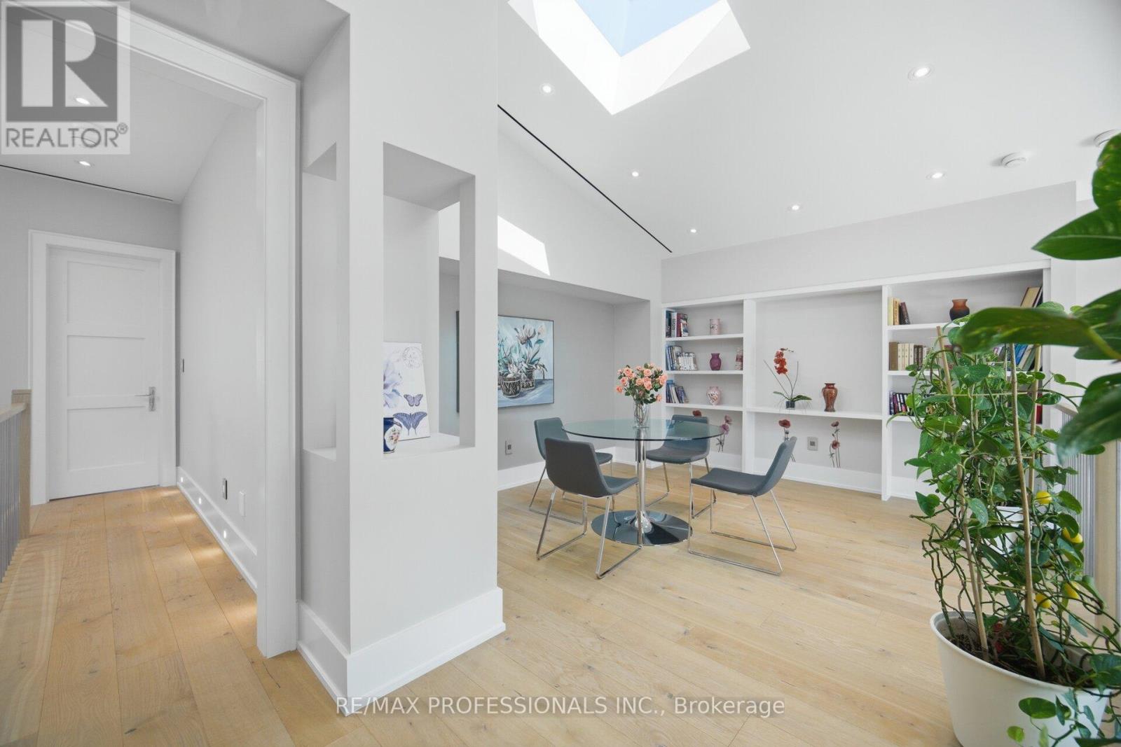 466 The Kingsway, Toronto, Ontario  M9A 3W4 - Photo 35 - W12982662