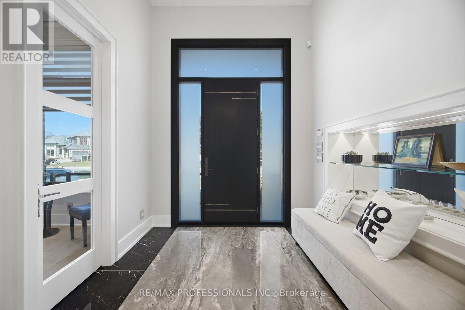 466 The Kingsway, Toronto, Ontario  M9A 3W4 - Photo 4 - W12982662