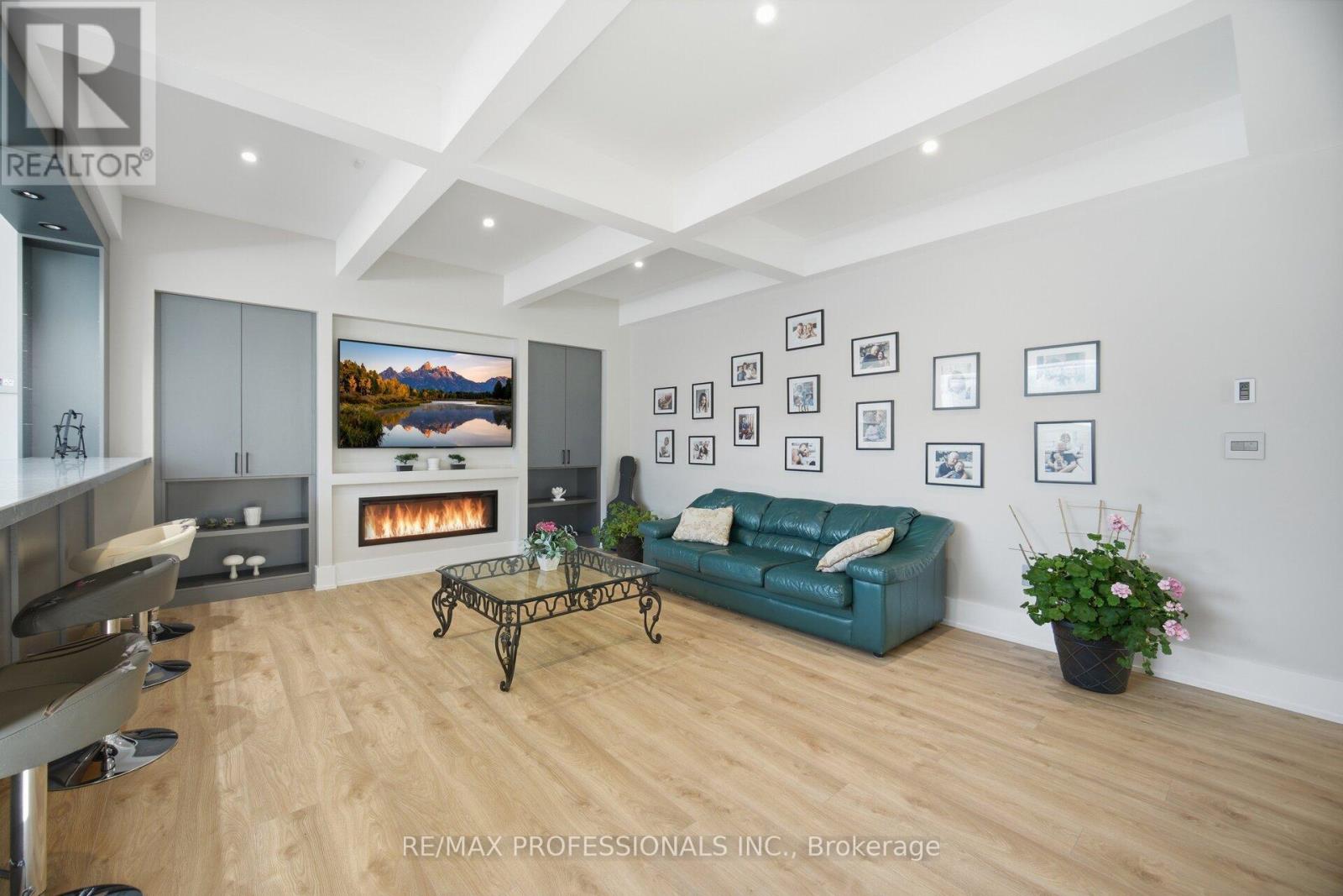 466 The Kingsway, Toronto, Ontario  M9A 3W4 - Photo 40 - W12982662