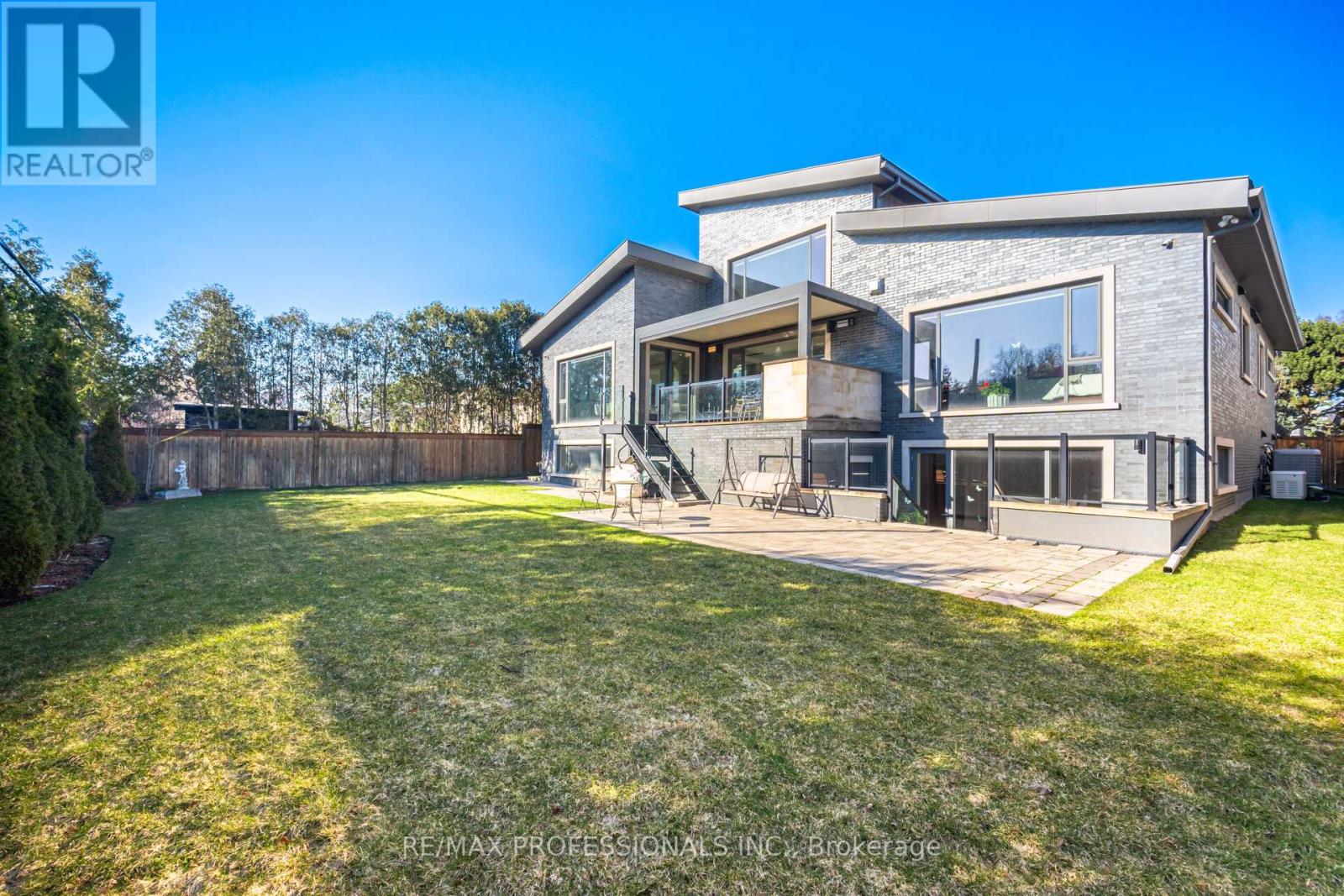 466 The Kingsway, Toronto, Ontario  M9A 3W4 - Photo 50 - W12982662