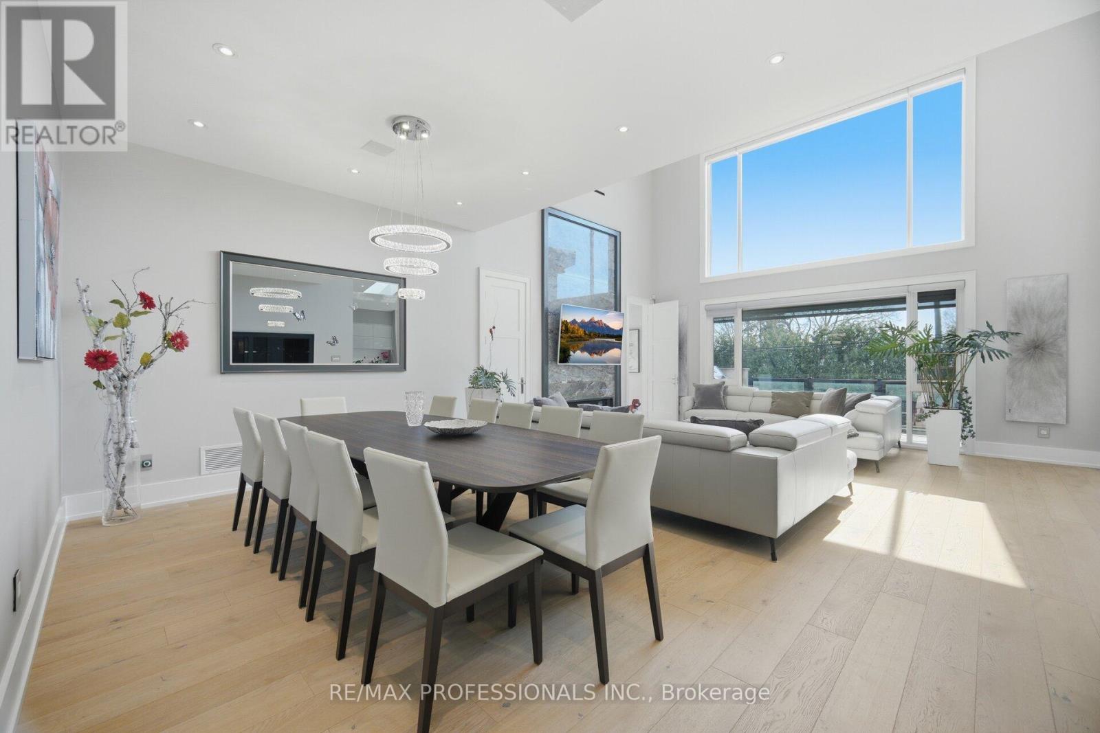 466 The Kingsway, Toronto, Ontario  M9A 3W4 - Photo 9 - W12982662