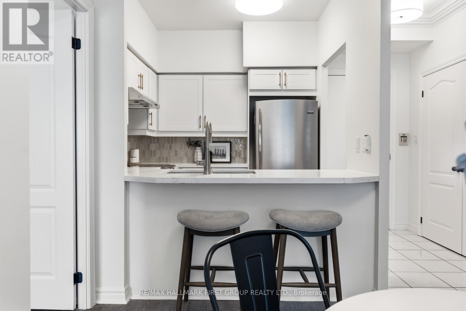 705 - 2111 Lake Shore Boulevard W, Toronto, Ontario  M8V 4B2 - Photo 5 - W12982672