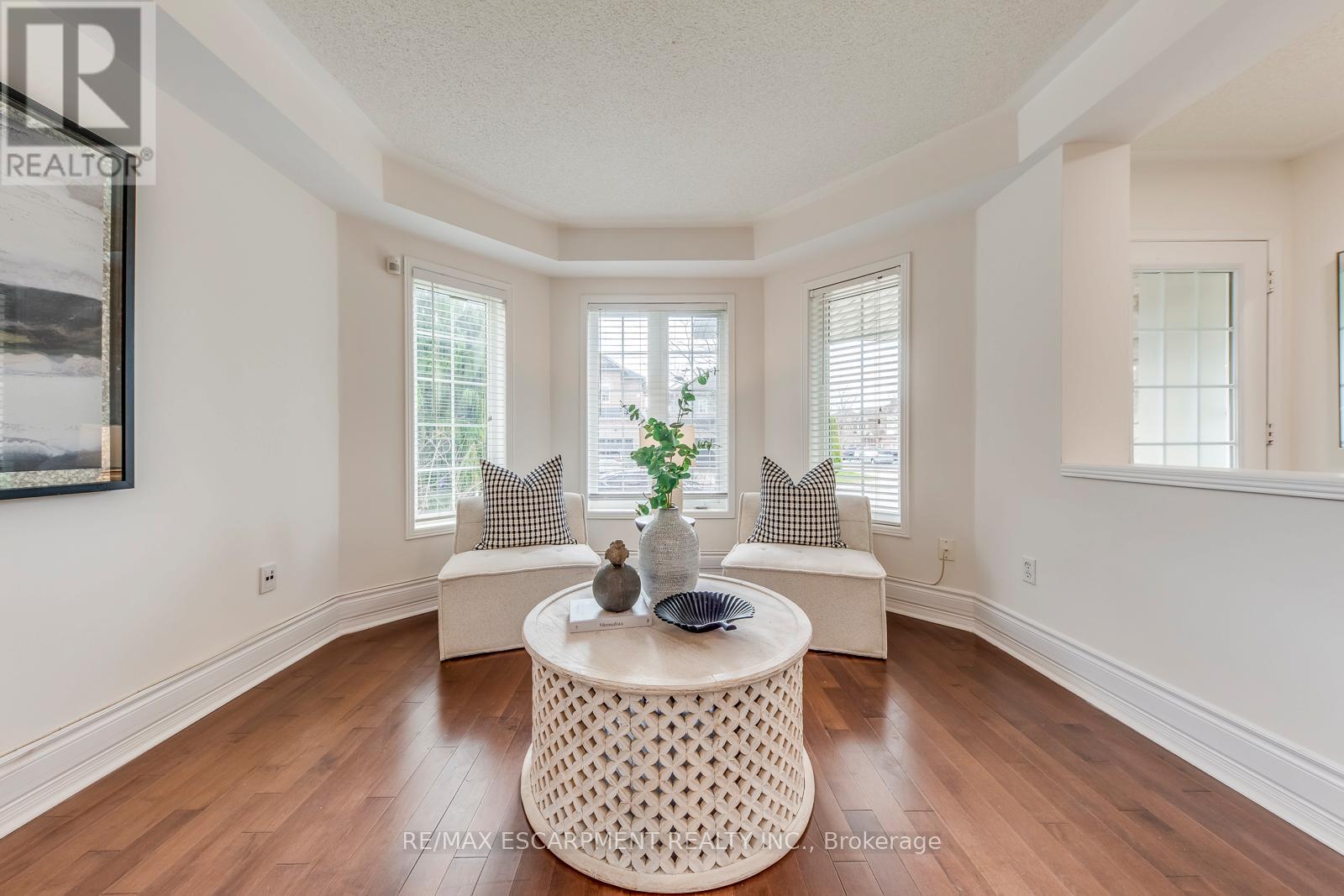 5811 Page Crescent, Burlington, Ontario  L7L 7N9 - Photo 11 - W12982682