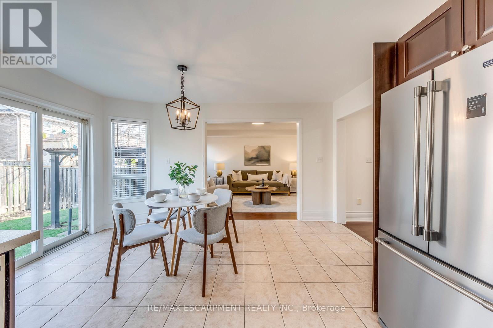 5811 Page Crescent, Burlington, Ontario  L7L 7N9 - Photo 25 - W12982682