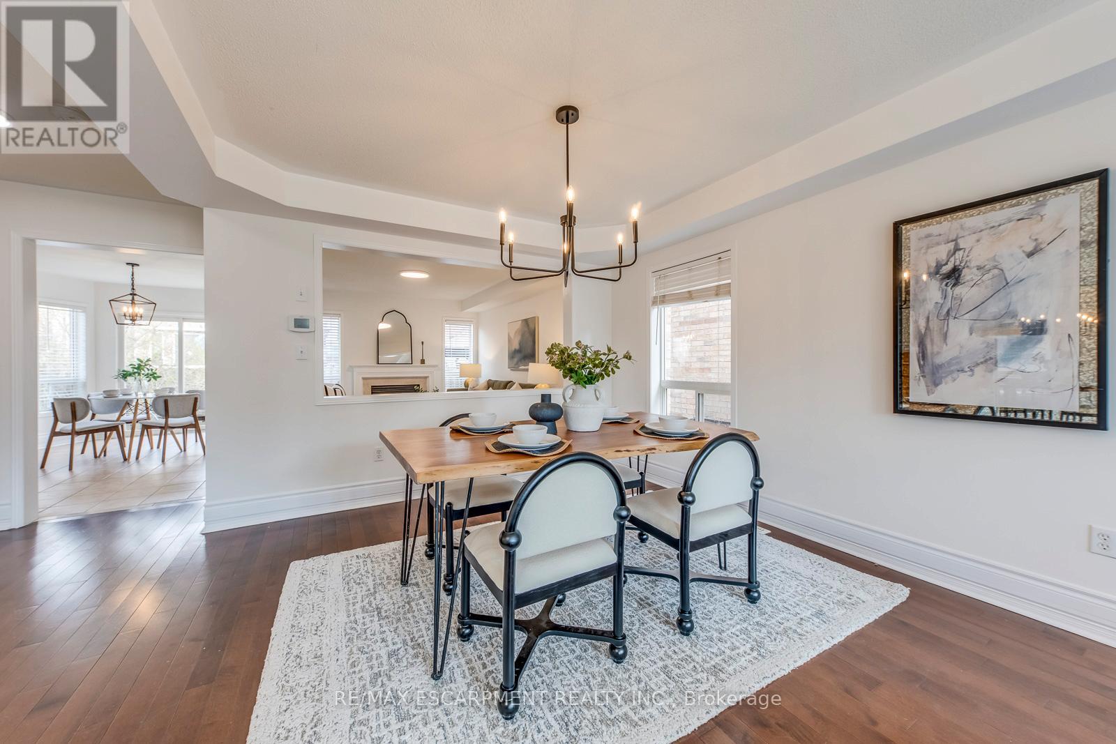 5811 Page Crescent, Burlington, Ontario  L7L 7N9 - Photo 7 - W12982682