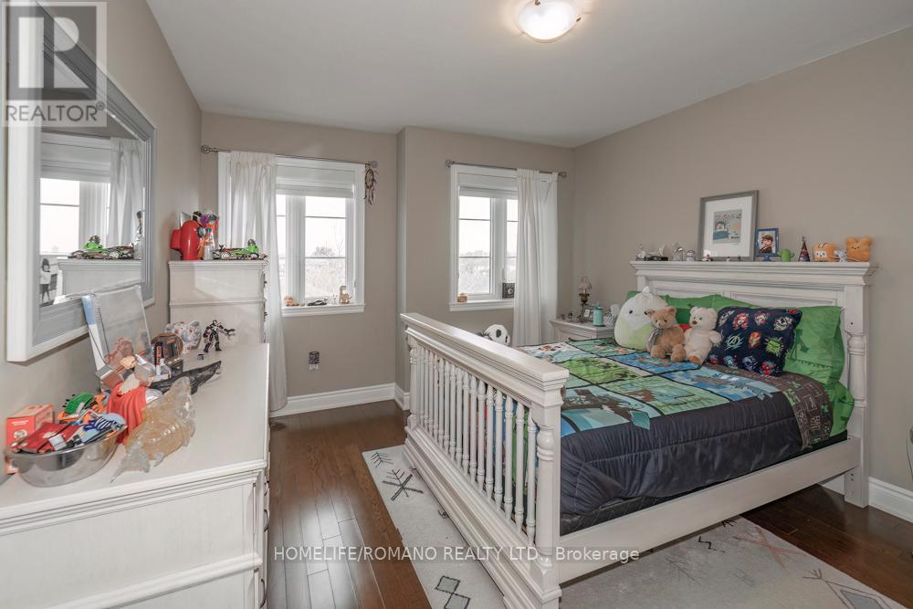 Main & Upper - 100 Falstaff Avenue, Toronto, Ontario  M6L 2E4 - Photo 16 - W12982708