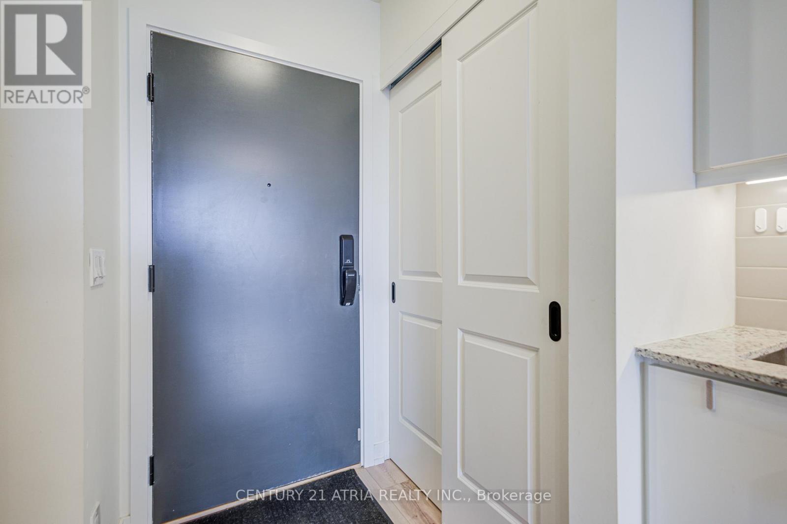 101 - 335 Wheat Boom Drive, Oakville, Ontario  L6H 7Y1 - Photo 6 - W12982712