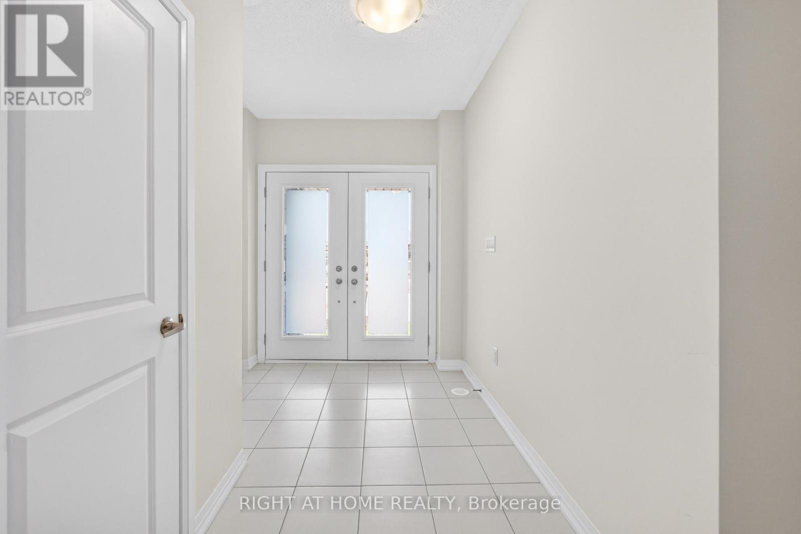 24 Monreau Drive, Brampton, Ontario  L7A 5M1 - Photo 2 - W12982714