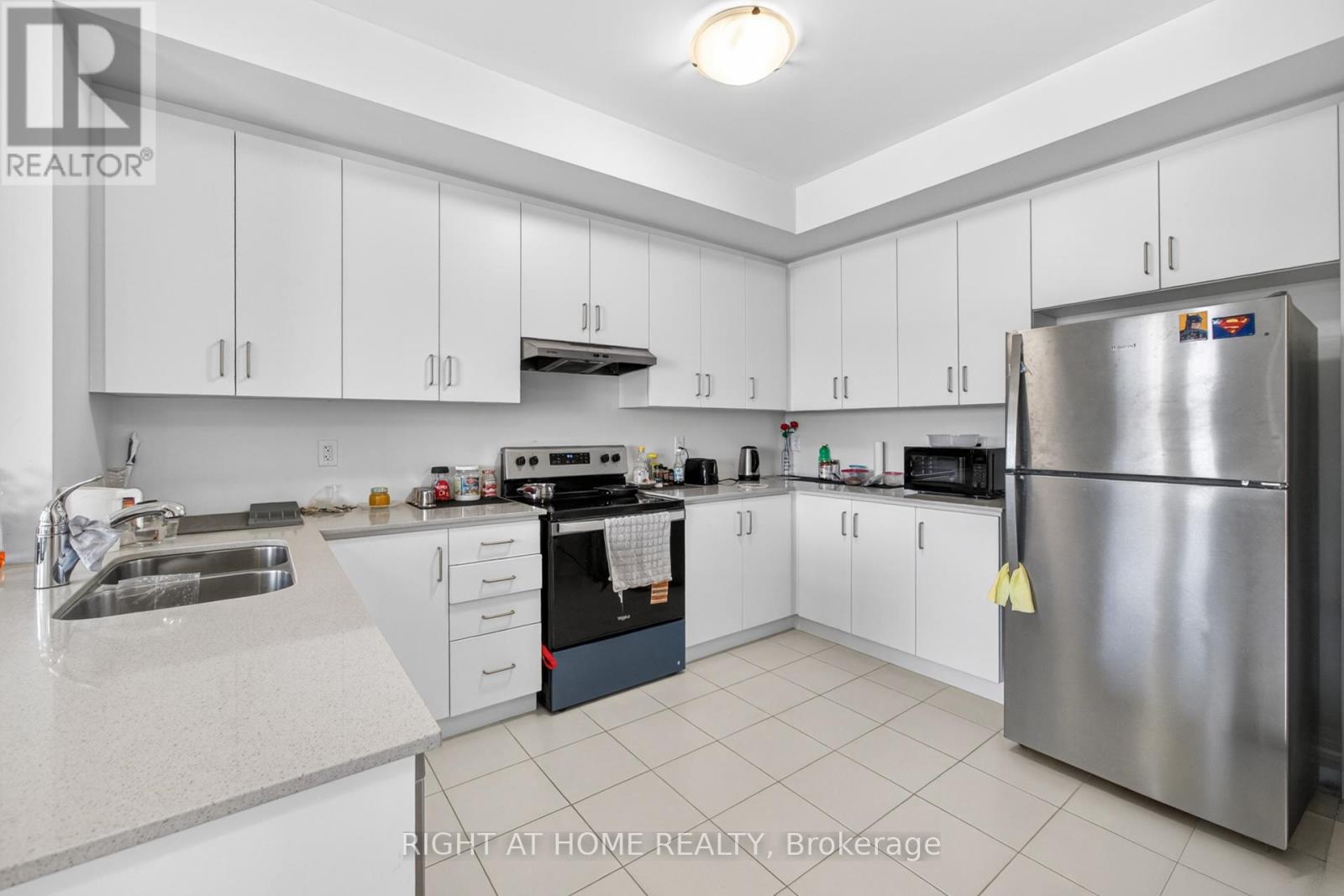 24 Monreau Drive, Brampton, Ontario  L7A 5M1 - Photo 6 - W12982714