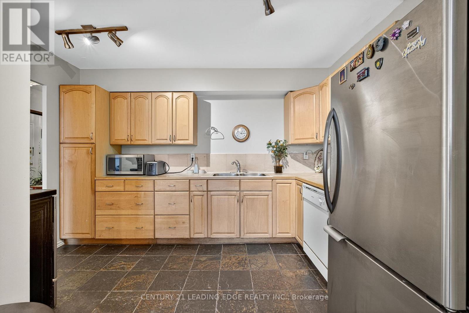 1802 - 85 Emmett Avenue, Toronto, Ontario  M6M 5A2 - Photo 16 - W12982728