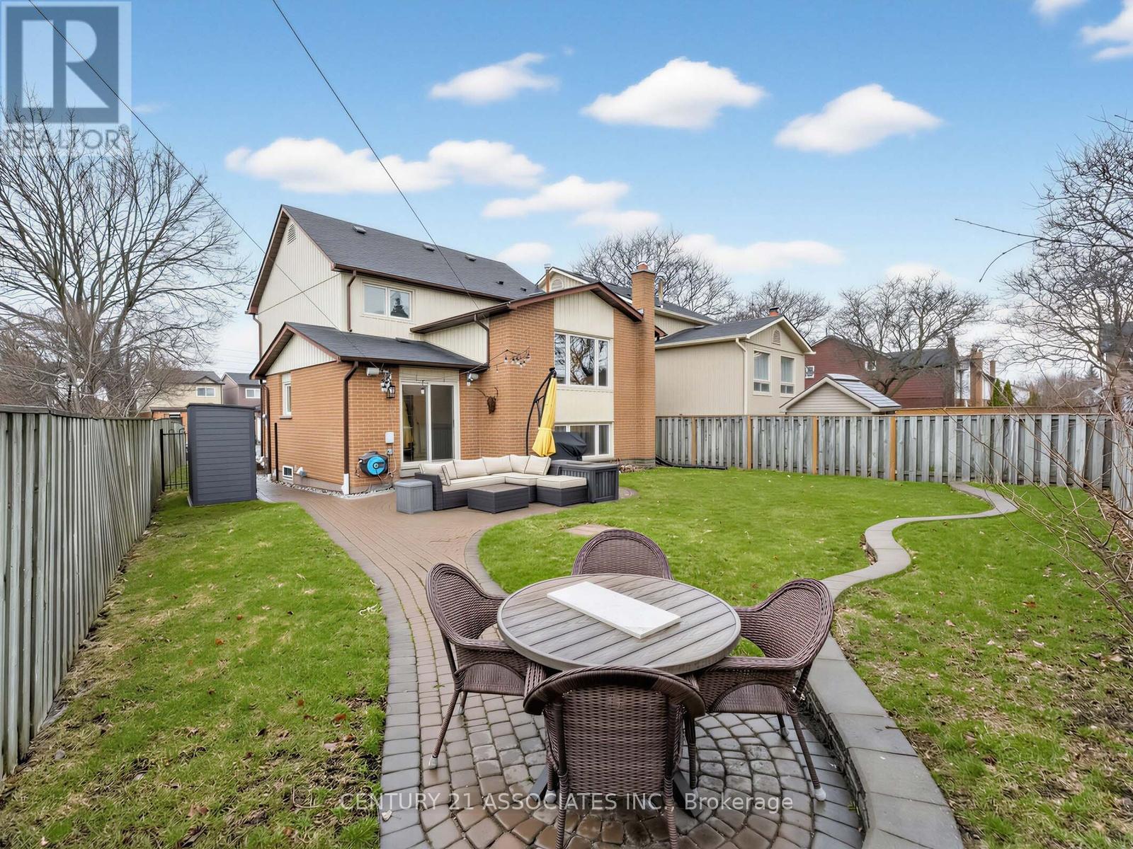 4049 Teakwood Drive, Mississauga, Ontario  L5C 3L2 - Photo 33 - W12982730