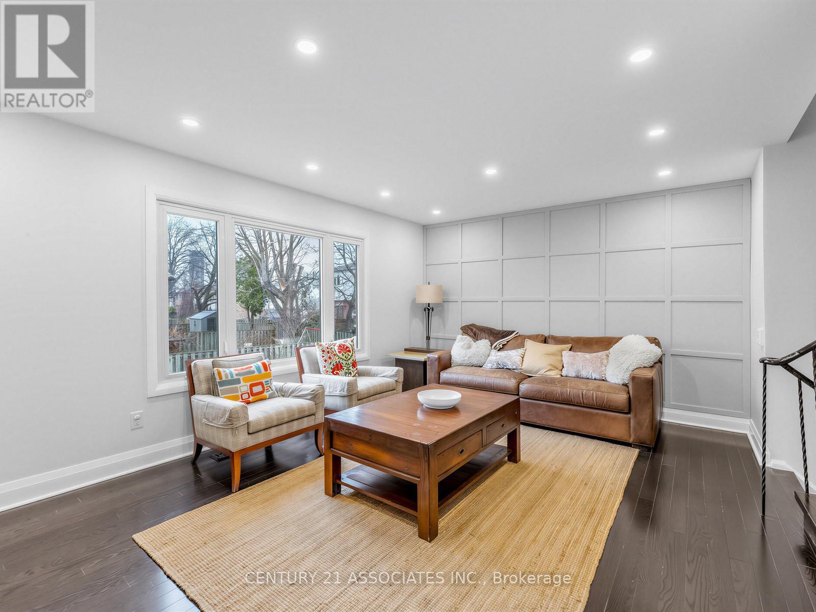 4049 Teakwood Drive, Mississauga (Creditview), Ontario  L5C 3L2 - Photo 6 - W12982730